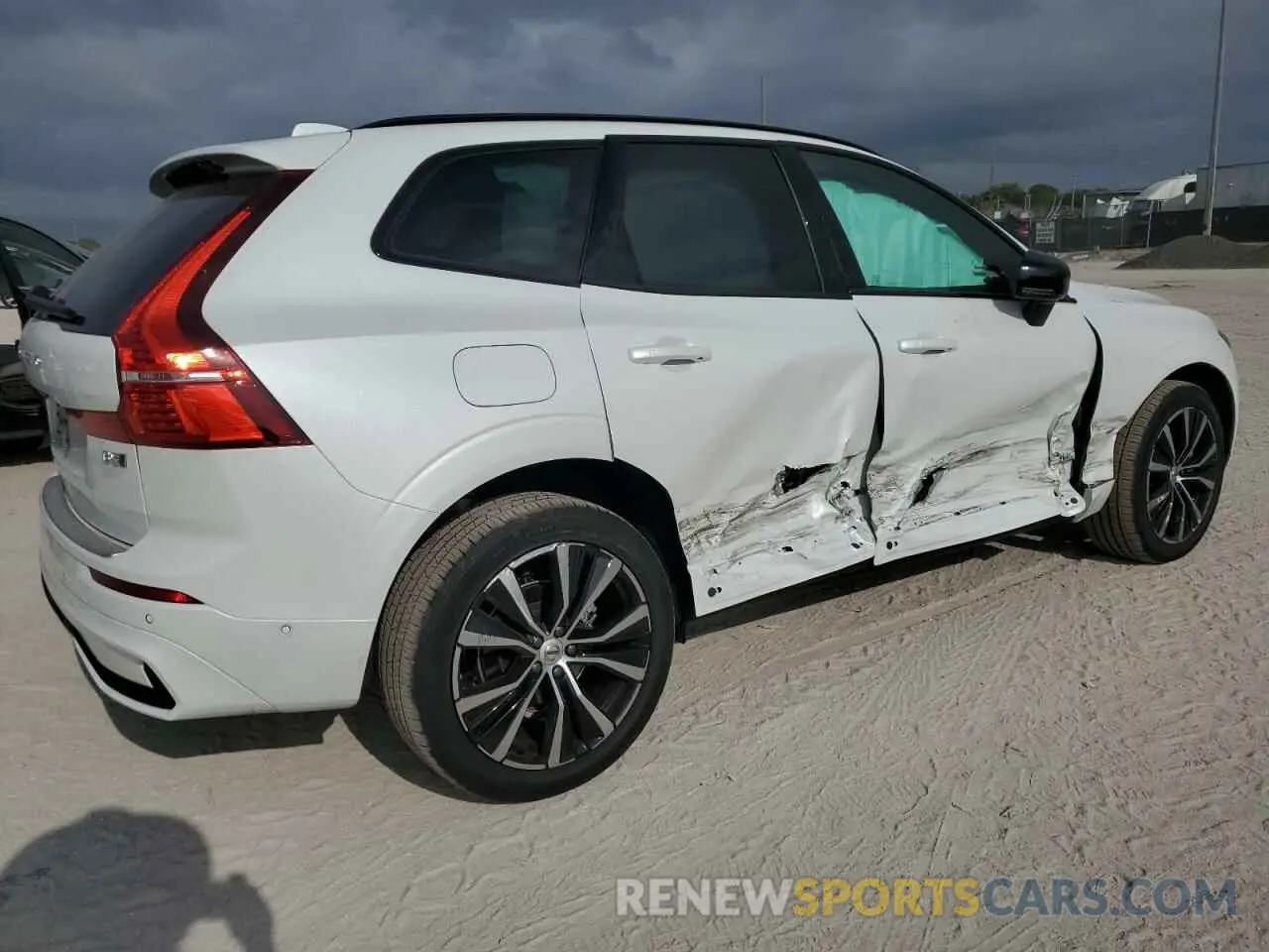 3 Photograph of a damaged car YV4M12RC8S1040148 VOLVO XC60 PLUS 2025