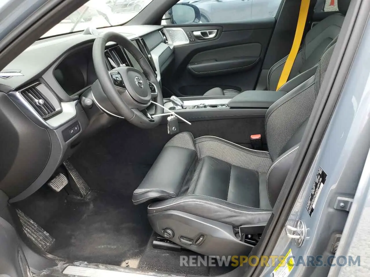 7 Photograph of a damaged car YV4H60DP4R1777293 VOLVO XC60 POLES 2024
