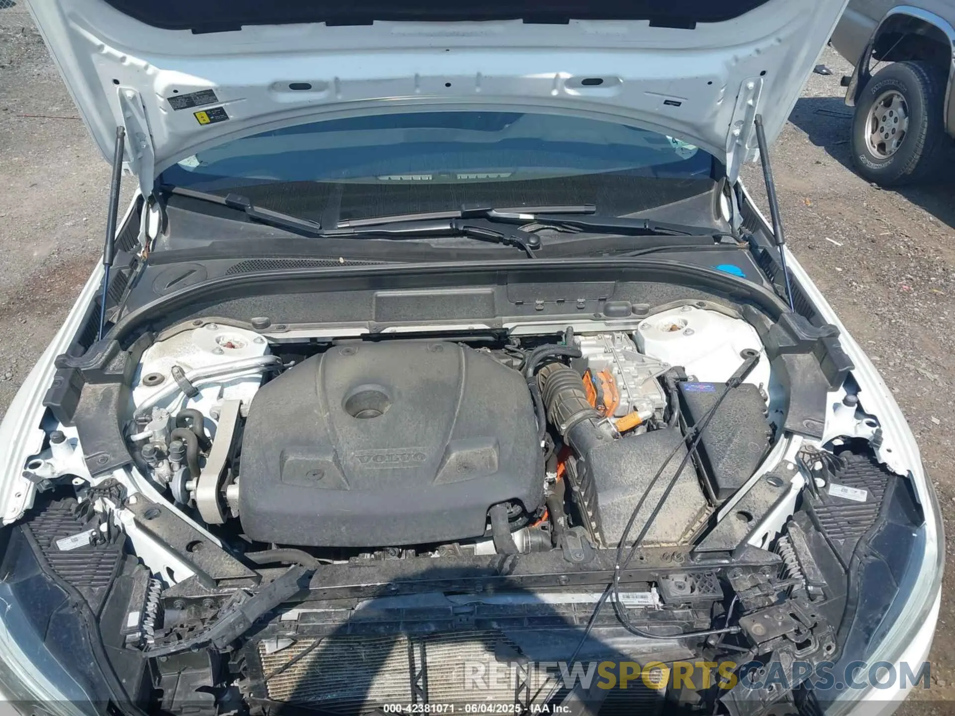10 Photograph of a damaged car YV4BR0DK7M1820423 VOLVO XC60 RECHARGE PLUG-IN HYBRID 2021