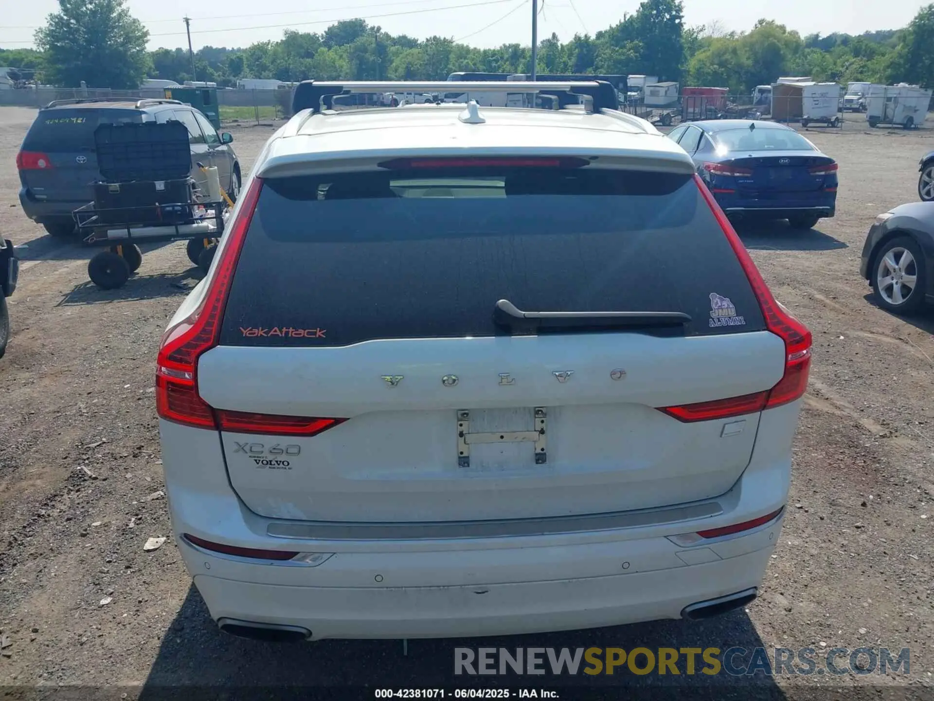 16 Photograph of a damaged car YV4BR0DK7M1820423 VOLVO XC60 RECHARGE PLUG-IN HYBRID 2021