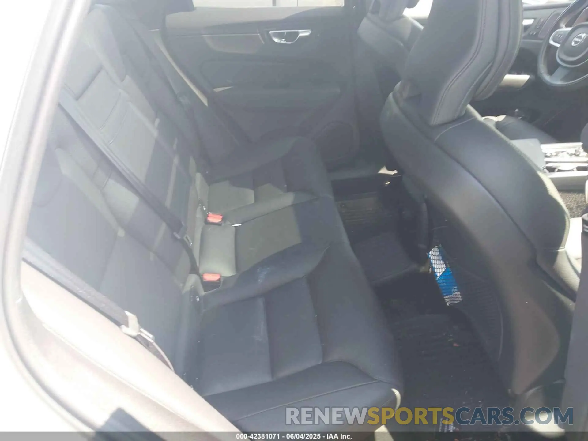 8 Photograph of a damaged car YV4BR0DK7M1820423 VOLVO XC60 RECHARGE PLUG-IN HYBRID 2021