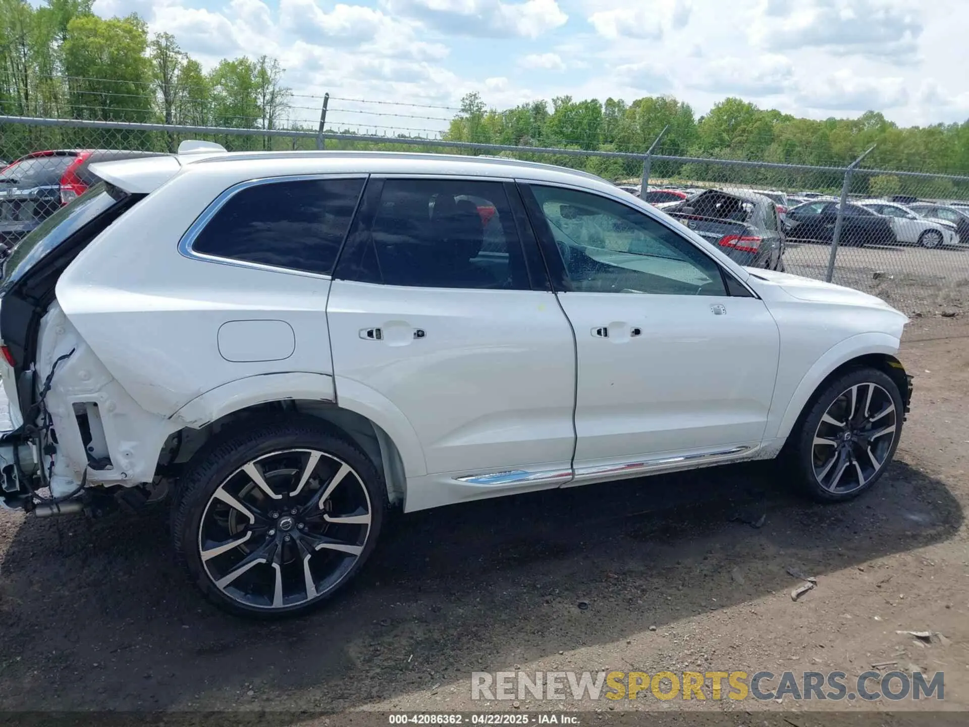 14 Photograph of a damaged car YV4BR0DL5M1782490 VOLVO XC60 RECHARGE PLUG-IN HYBRID 2021