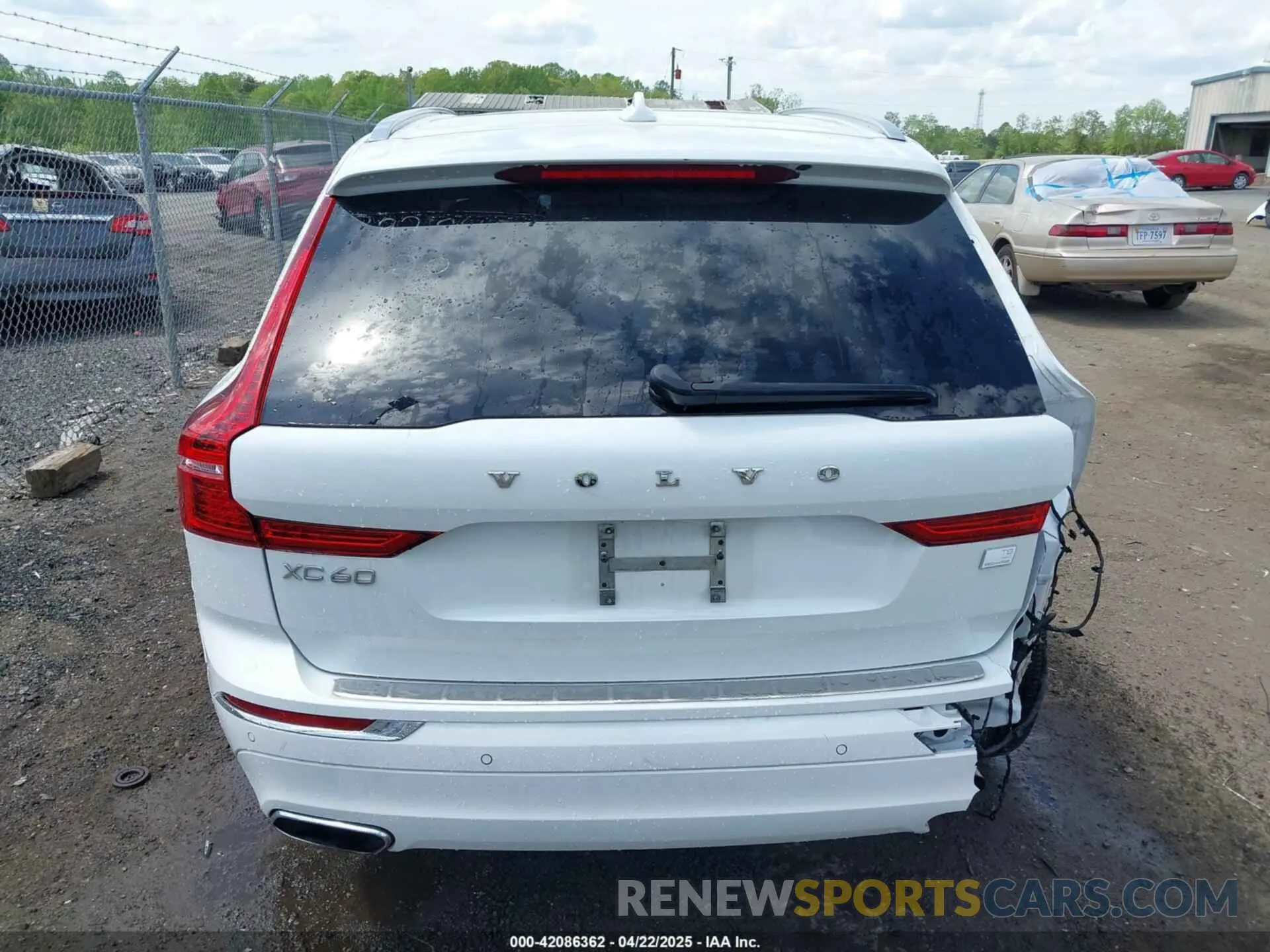 17 Photograph of a damaged car YV4BR0DL5M1782490 VOLVO XC60 RECHARGE PLUG-IN HYBRID 2021