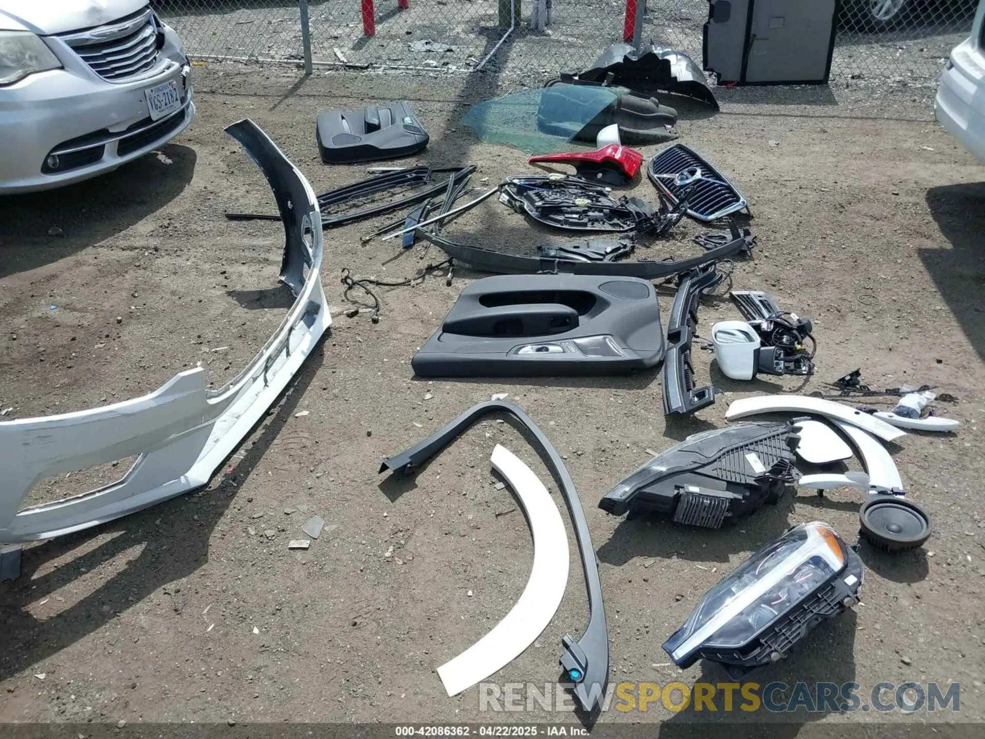 18 Photograph of a damaged car YV4BR0DL5M1782490 VOLVO XC60 RECHARGE PLUG-IN HYBRID 2021