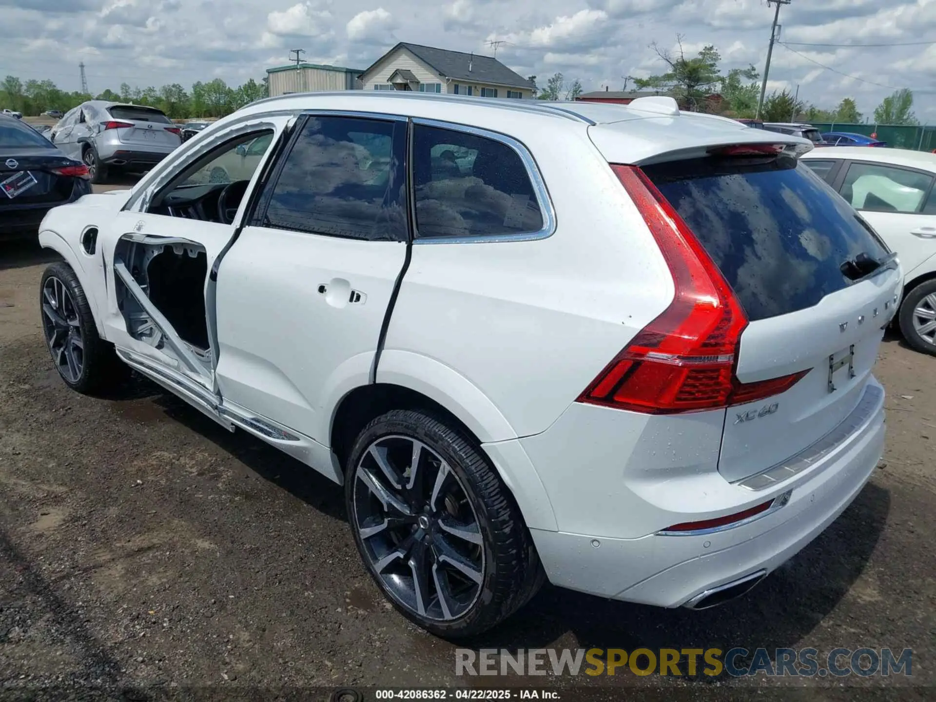 3 Photograph of a damaged car YV4BR0DL5M1782490 VOLVO XC60 RECHARGE PLUG-IN HYBRID 2021