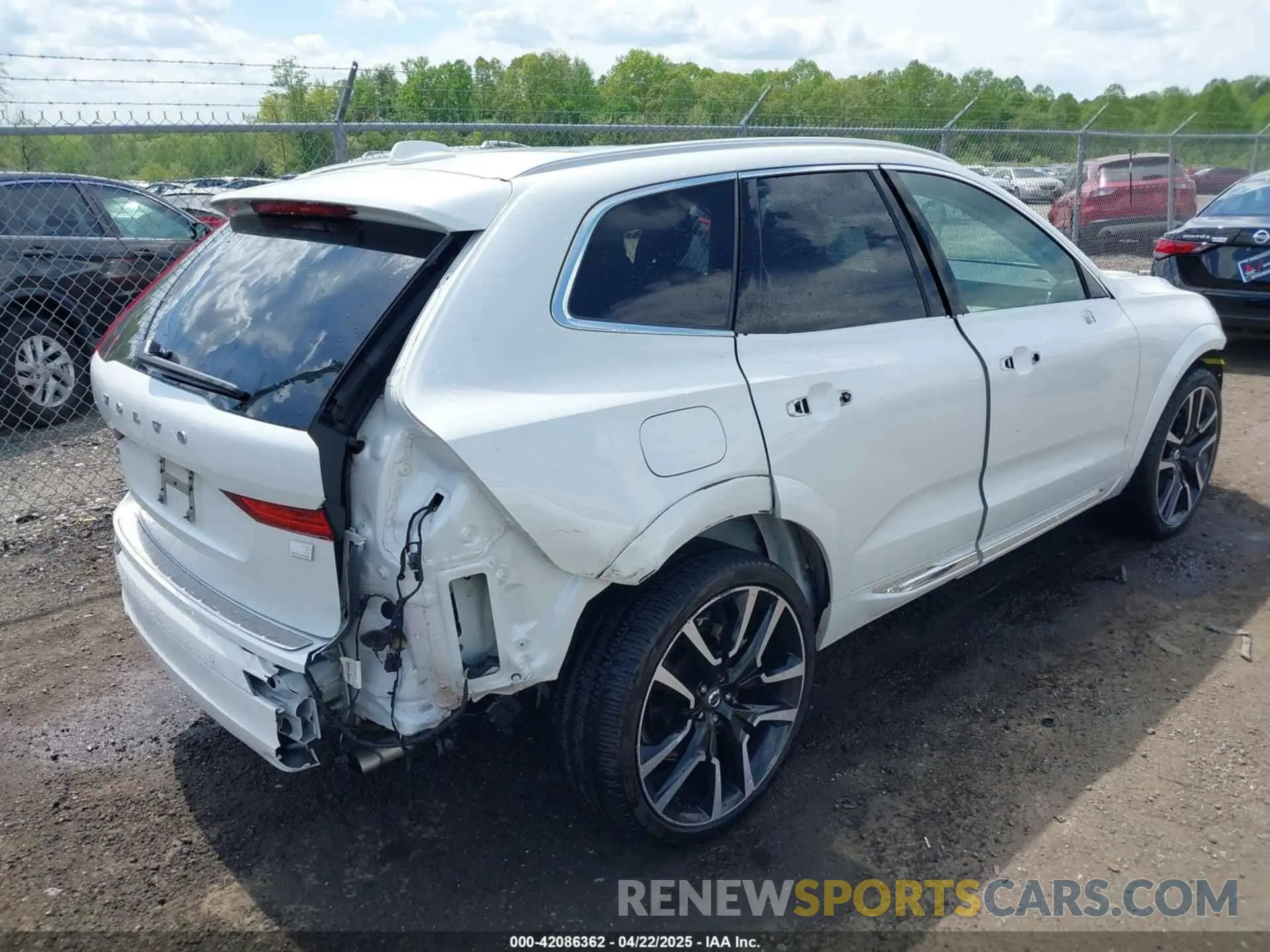 4 Photograph of a damaged car YV4BR0DL5M1782490 VOLVO XC60 RECHARGE PLUG-IN HYBRID 2021
