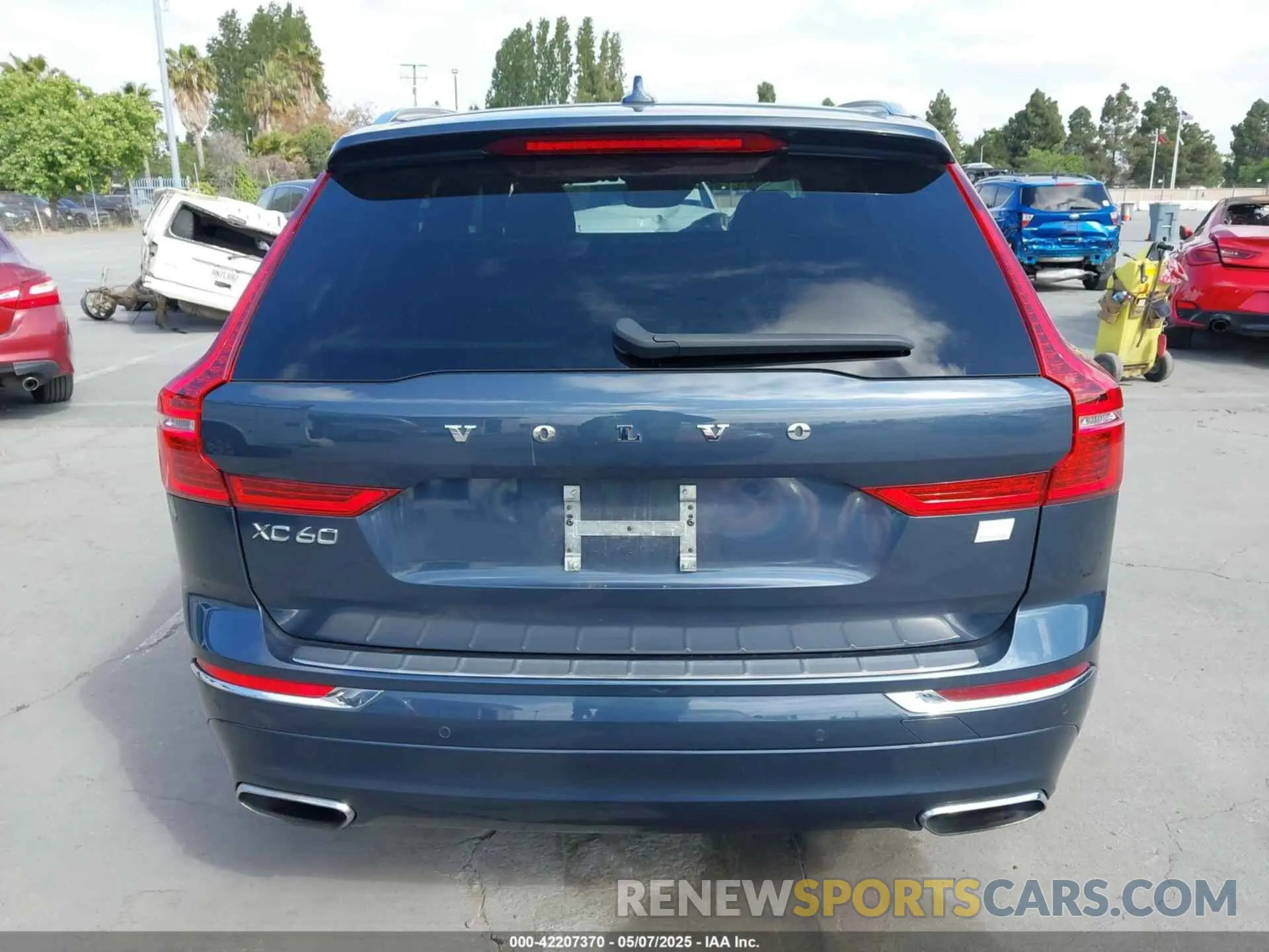 16 Photograph of a damaged car YV4BR0DL5M1820896 VOLVO XC60 RECHARGE PLUG-IN HYBRID 2021