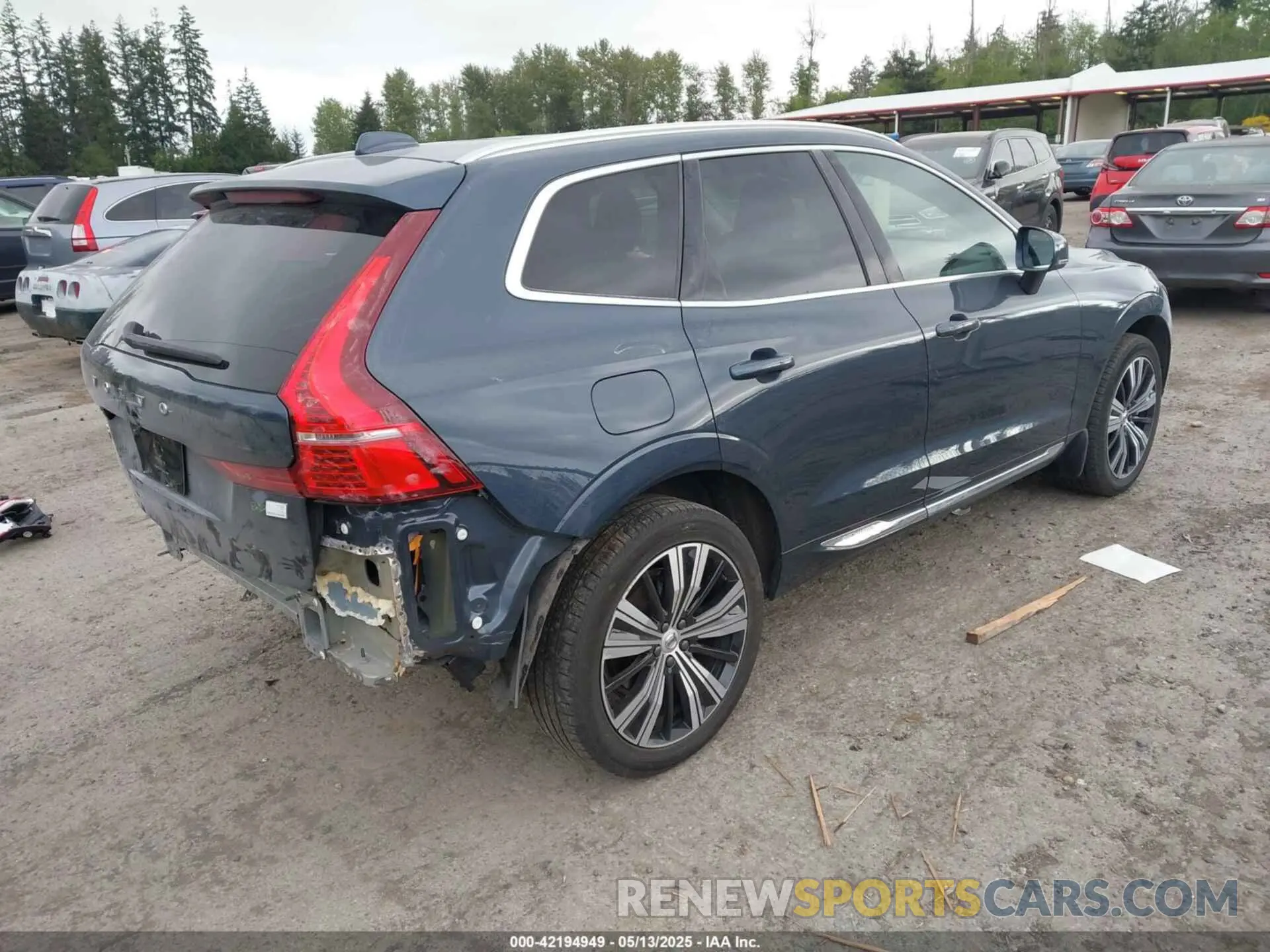 4 Photograph of a damaged car YV4H60DL4N1052963 VOLVO XC60 RECHARGE PLUG-IN HYBRID 2022