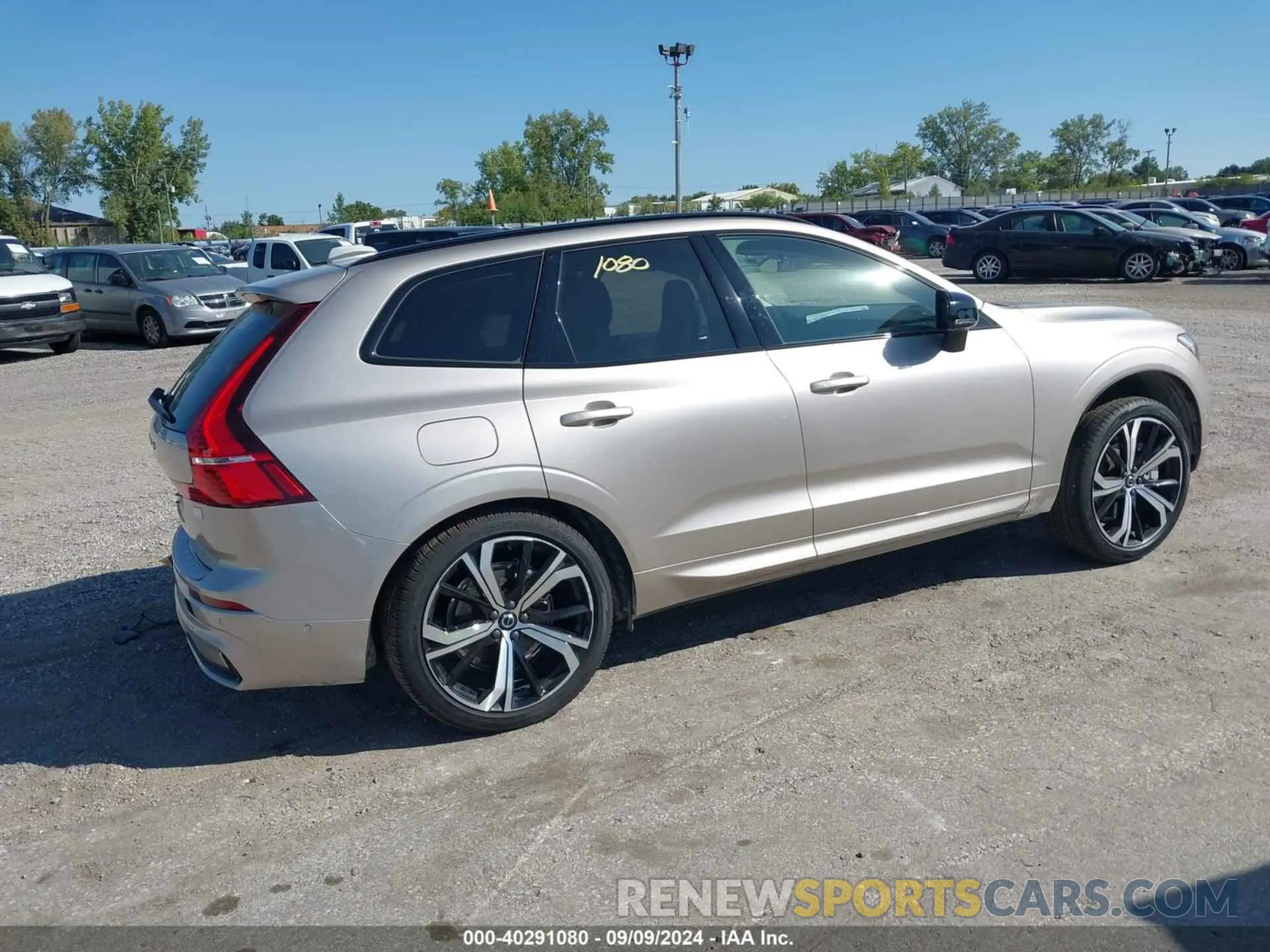 4 Photograph of a damaged car YV4H60DX2P1356847 VOLVO XC60 RECHARGE PLUG-IN HYBRID 2023