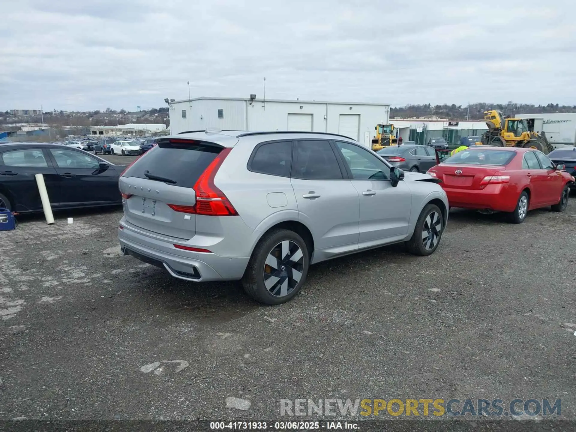 4 Photograph of a damaged car YV4H60DL1R1763252 VOLVO XC60 RECHARGE PLUG-IN HYBRID 2024
