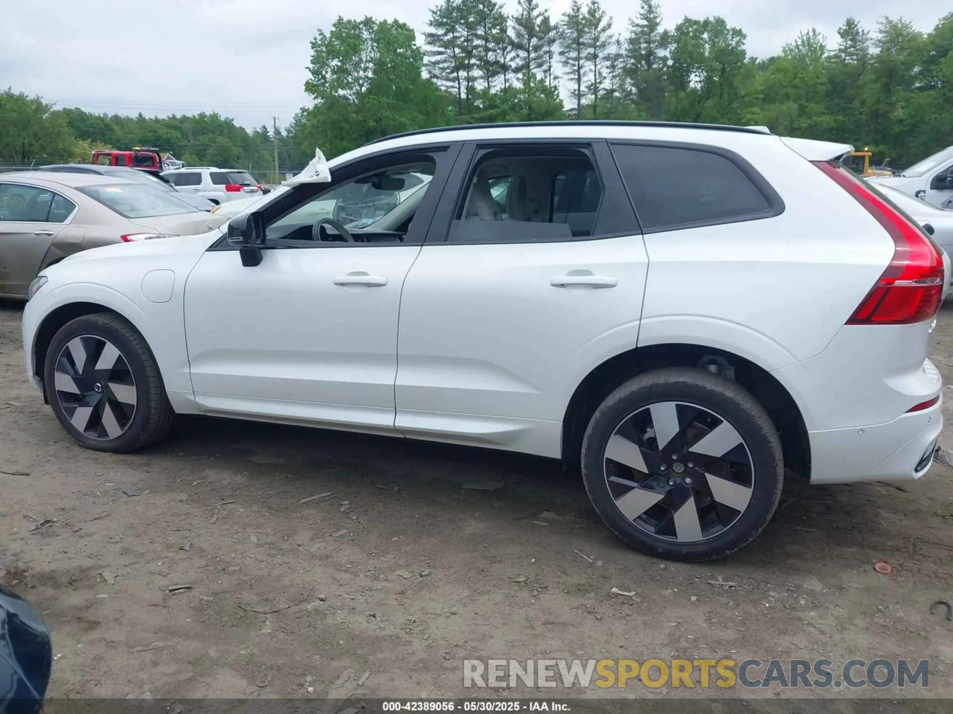 14 Photograph of a damaged car YV4H60DL3R1821975 VOLVO XC60 RECHARGE PLUG-IN HYBRID 2024
