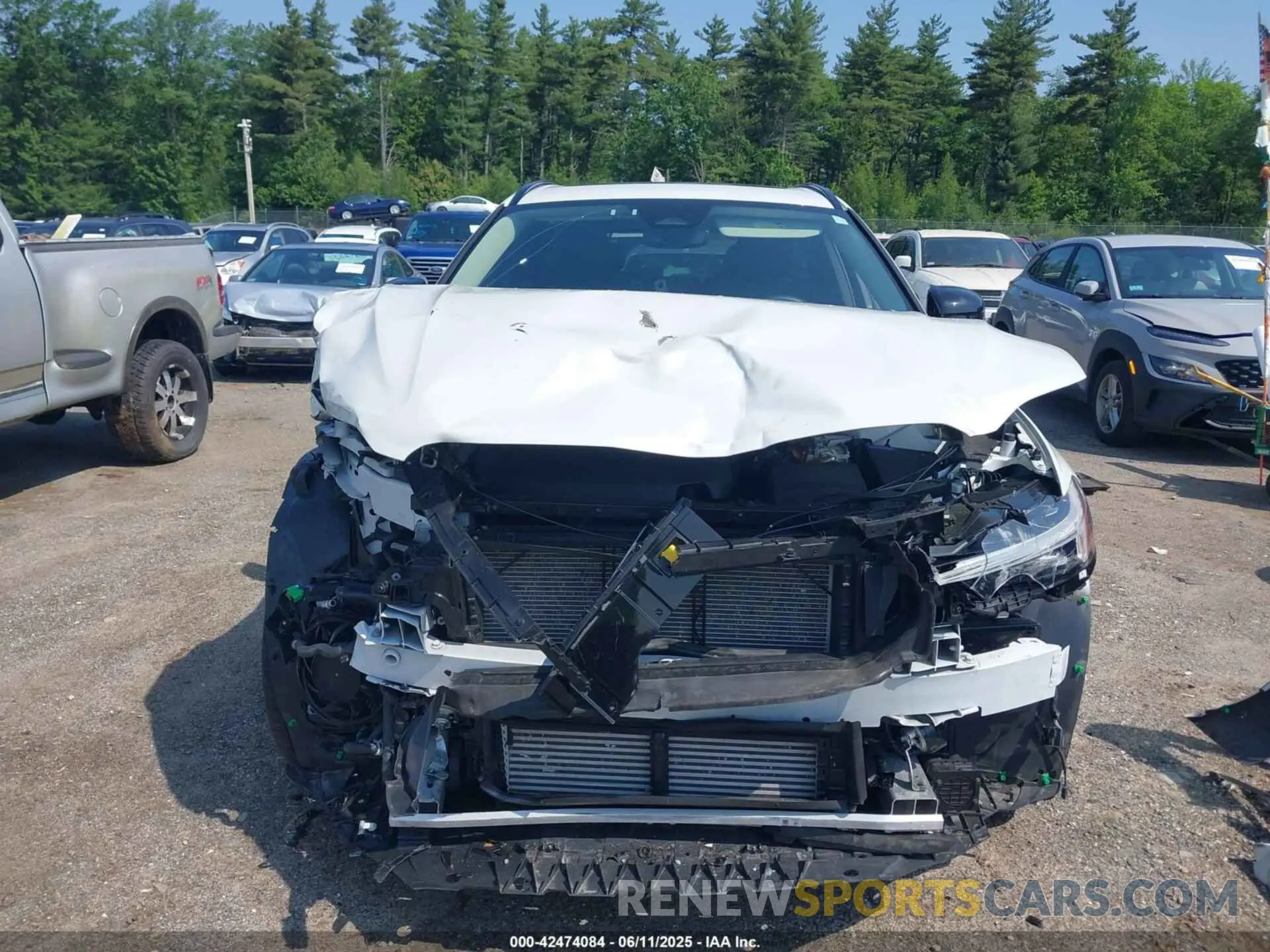 13 Photograph of a damaged car YV4H60DL6R1755096 VOLVO XC60 RECHARGE PLUG-IN HYBRID 2024