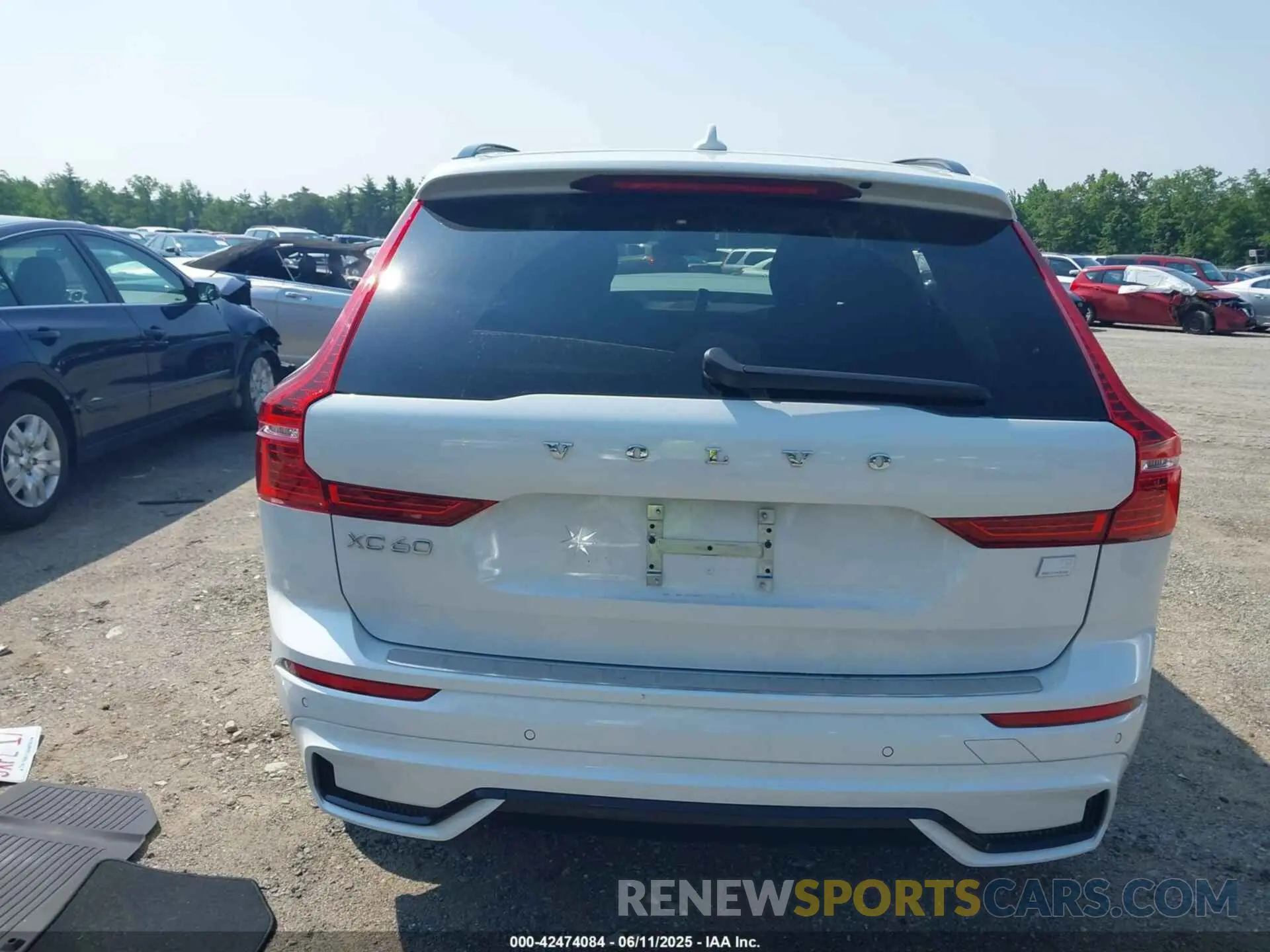 17 Photograph of a damaged car YV4H60DL6R1755096 VOLVO XC60 RECHARGE PLUG-IN HYBRID 2024