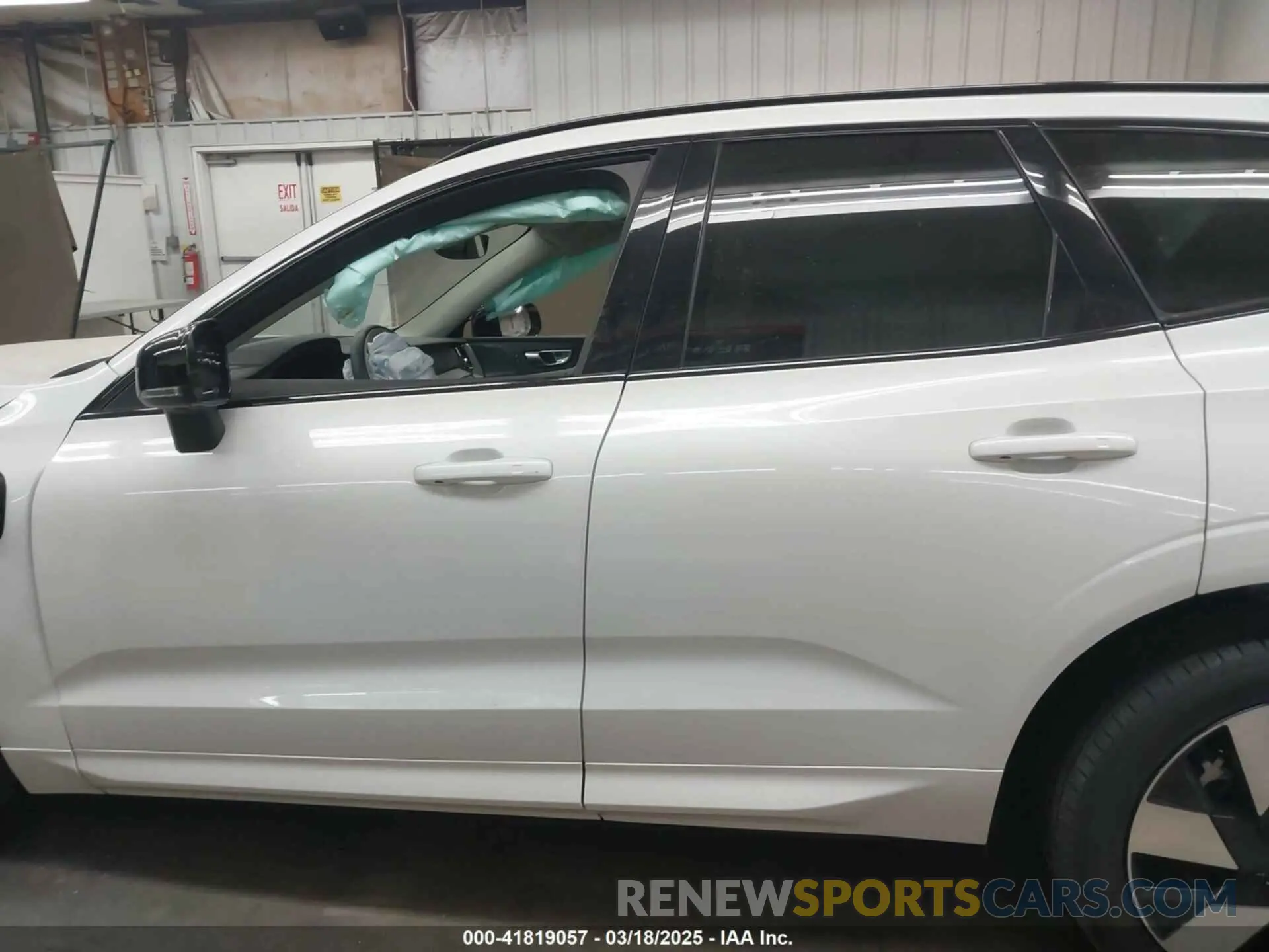 15 Photograph of a damaged car YV4H60DL9R1915780 VOLVO XC60 RECHARGE PLUG-IN HYBRID 2024