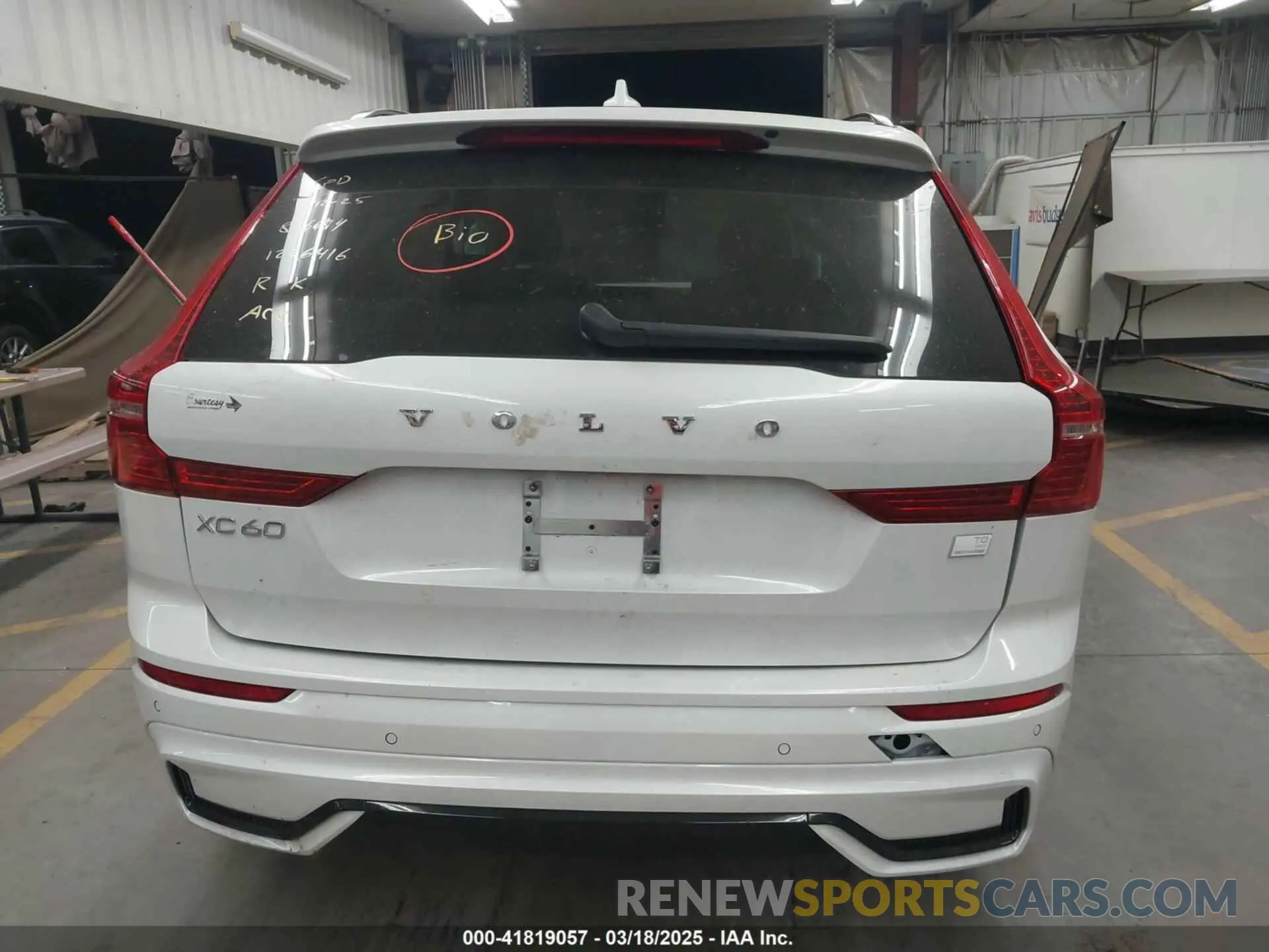 17 Photograph of a damaged car YV4H60DL9R1915780 VOLVO XC60 RECHARGE PLUG-IN HYBRID 2024