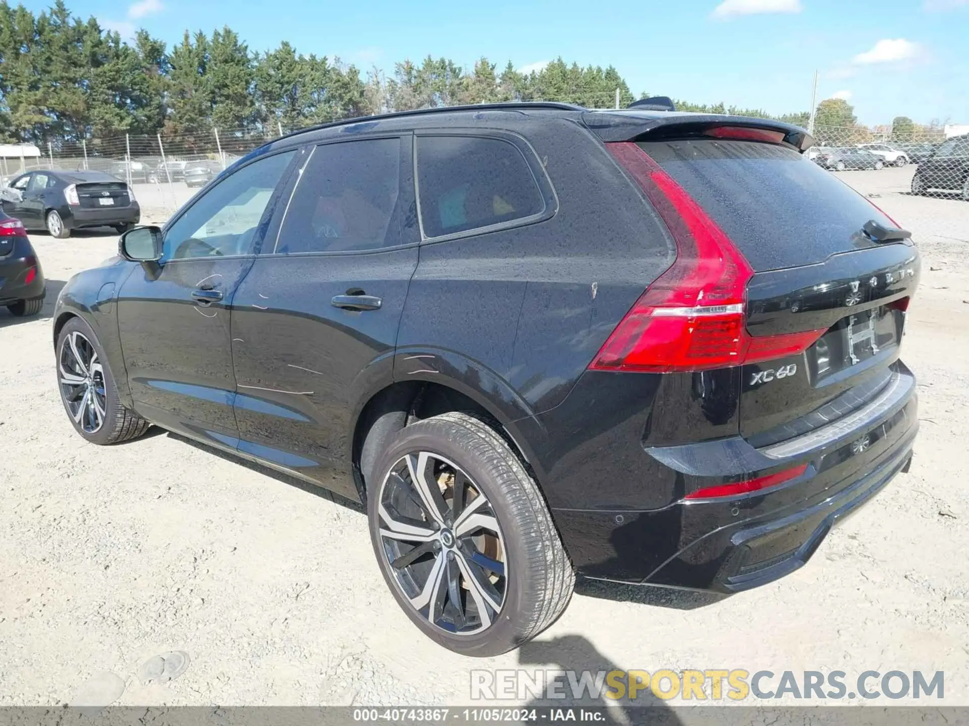 3 Photograph of a damaged car YV4H60DM2R1762068 VOLVO XC60 RECHARGE PLUG-IN HYBRID 2024