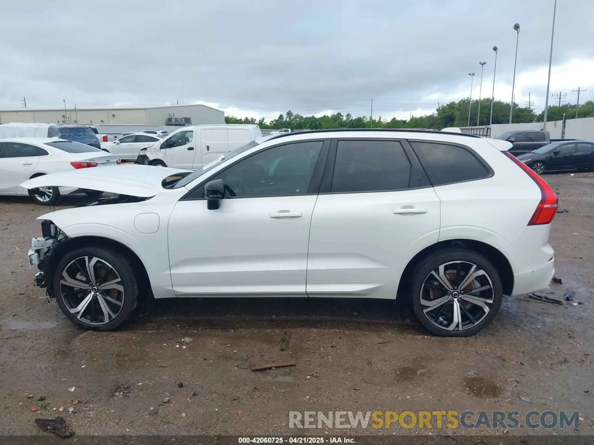 15 Photograph of a damaged car YV4H60DM2R1877155 VOLVO XC60 RECHARGE PLUG-IN HYBRID 2024
