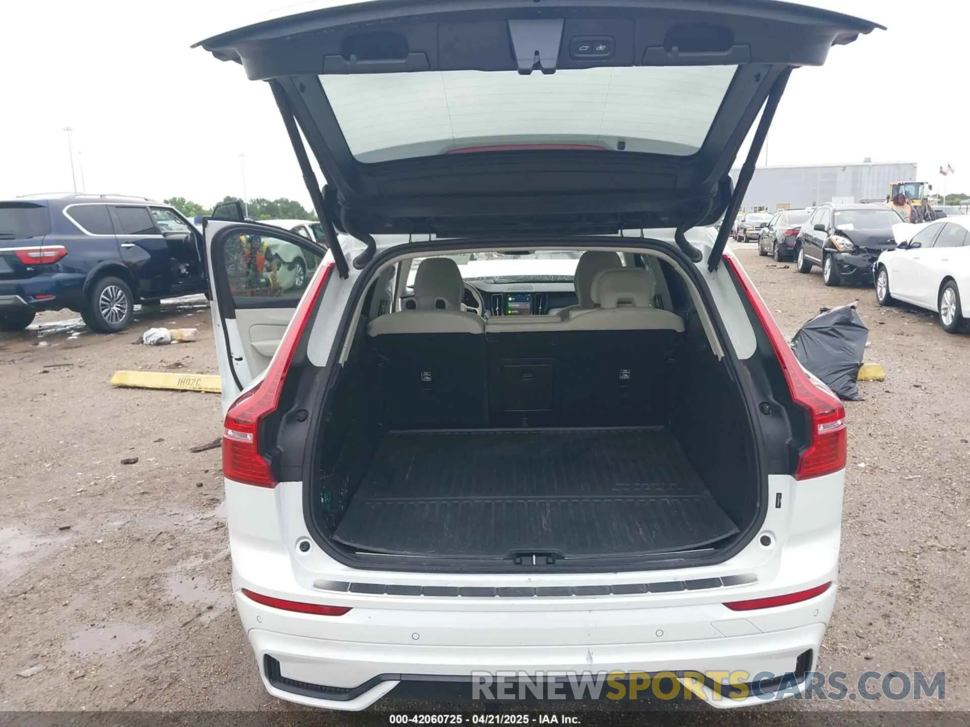 18 Photograph of a damaged car YV4H60DM2R1877155 VOLVO XC60 RECHARGE PLUG-IN HYBRID 2024