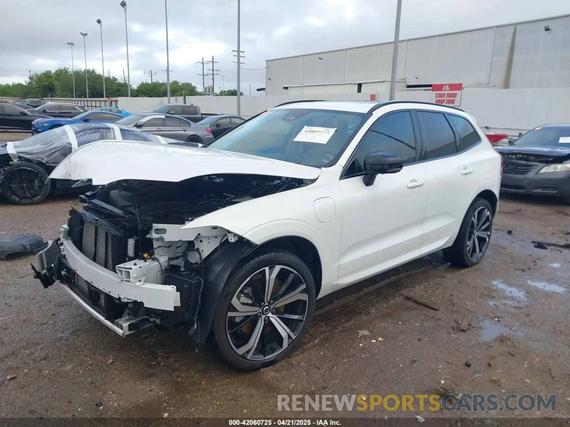 2 Photograph of a damaged car YV4H60DM2R1877155 VOLVO XC60 RECHARGE PLUG-IN HYBRID 2024