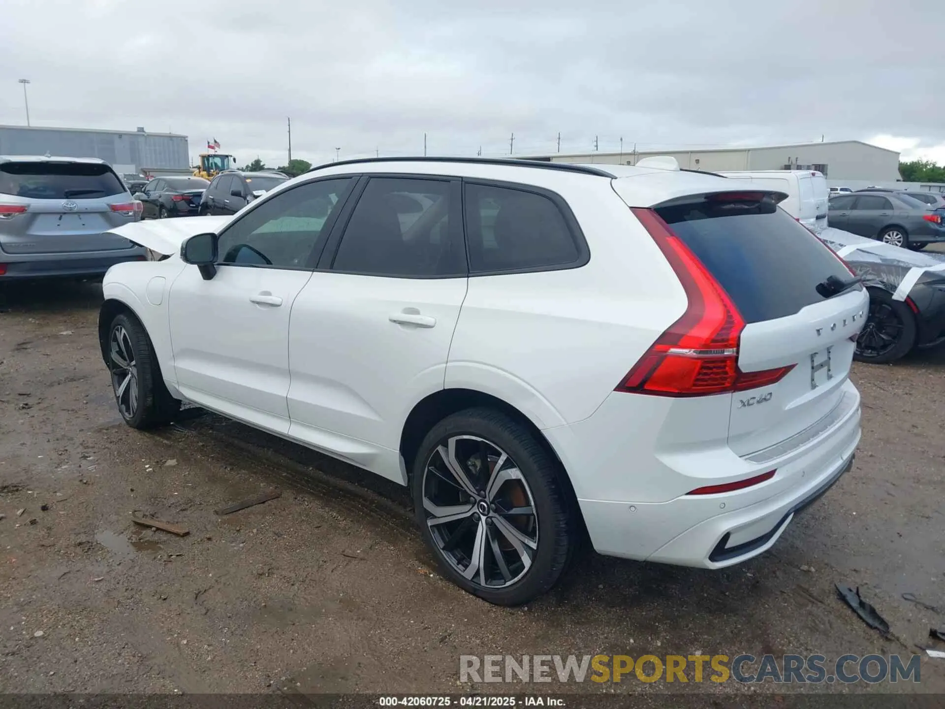 3 Photograph of a damaged car YV4H60DM2R1877155 VOLVO XC60 RECHARGE PLUG-IN HYBRID 2024