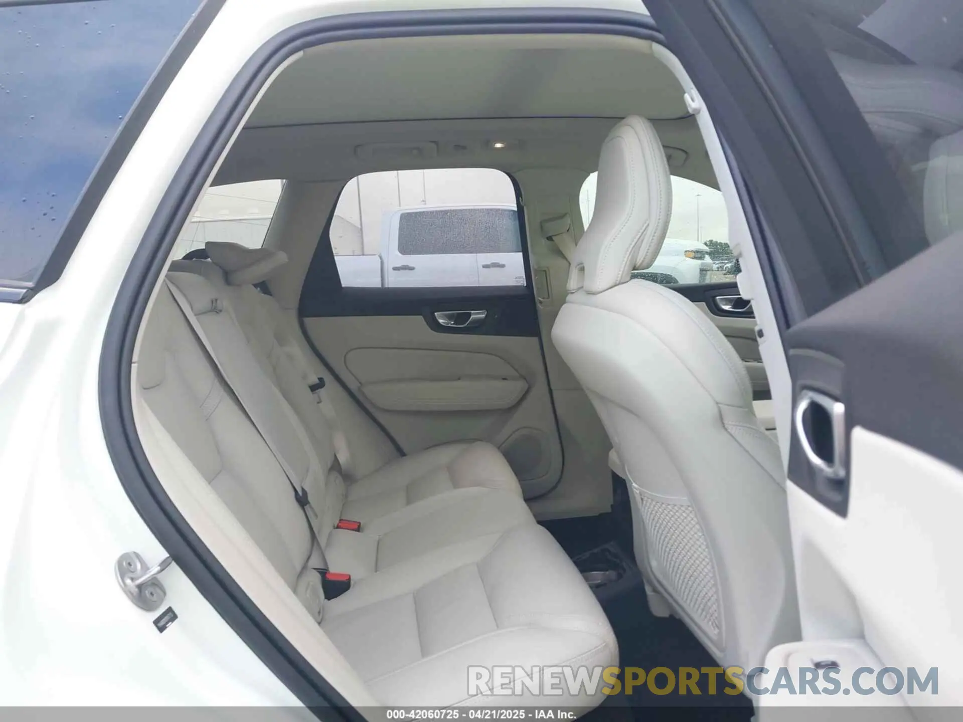 8 Photograph of a damaged car YV4H60DM2R1877155 VOLVO XC60 RECHARGE PLUG-IN HYBRID 2024