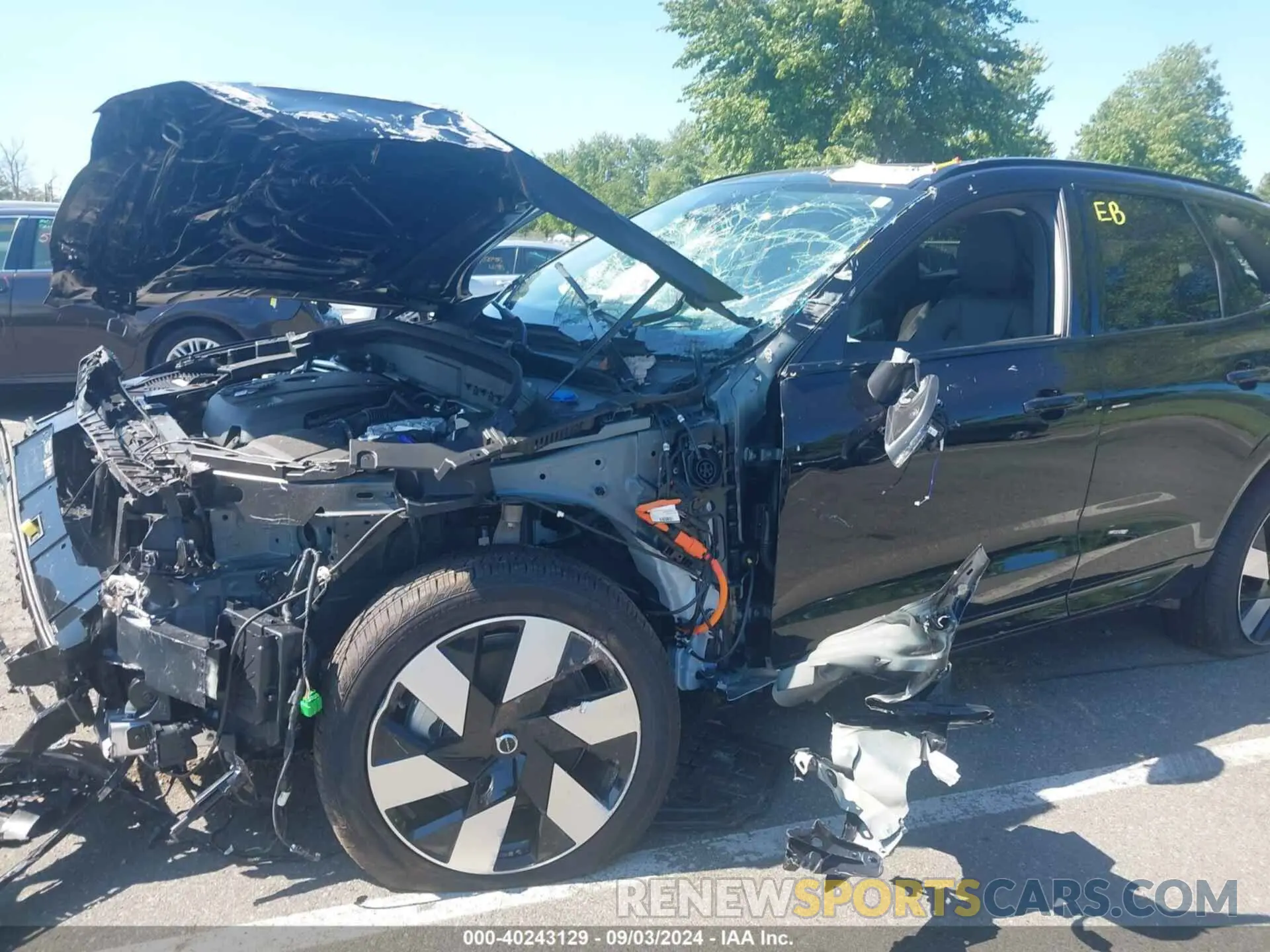 17 Photograph of a damaged car YV4H60DM8R1906948 VOLVO XC60 RECHARGE PLUG-IN HYBRID 2024