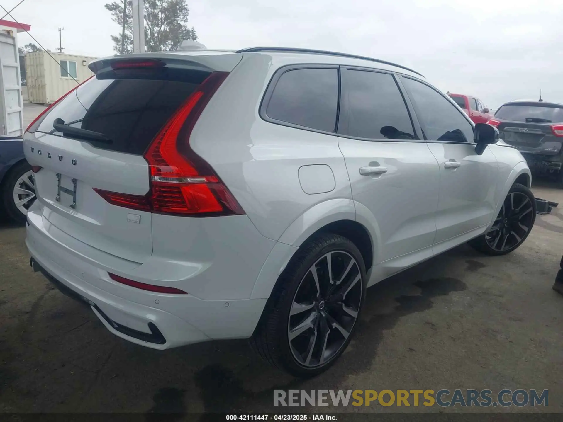 4 Photograph of a damaged car YV4H60DM9R1805451 VOLVO XC60 RECHARGE PLUG-IN HYBRID 2024