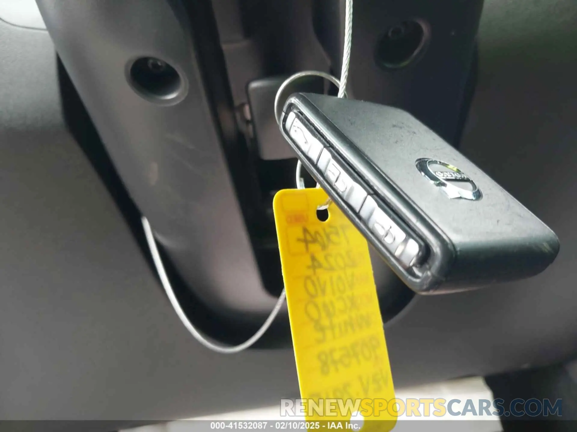 11 Photograph of a damaged car YV4H60DP3R1907578 VOLVO XC60 RECHARGE PLUG-IN HYBRID 2024