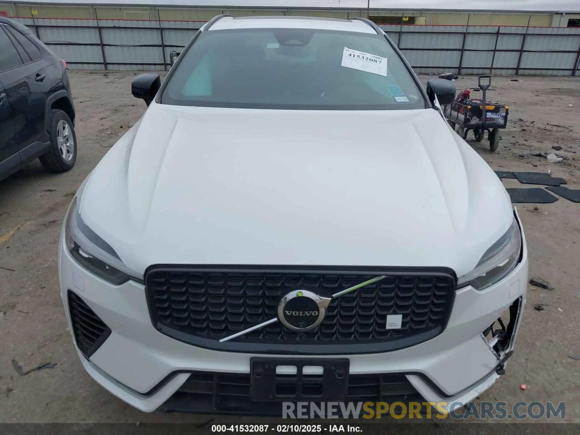 12 Photograph of a damaged car YV4H60DP3R1907578 VOLVO XC60 RECHARGE PLUG-IN HYBRID 2024