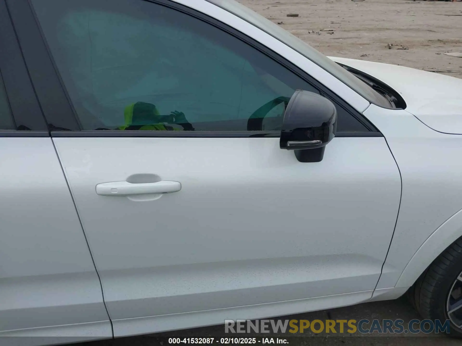 13 Photograph of a damaged car YV4H60DP3R1907578 VOLVO XC60 RECHARGE PLUG-IN HYBRID 2024