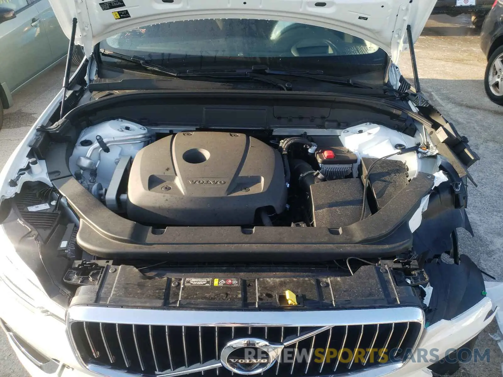 7 Photograph of a damaged car YV4102DL3L1491194 VOLVO XC60 T5 IN 2020