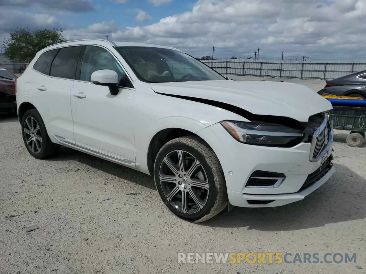 4 Photograph of a damaged car YV4BR0DL0M1877071 VOLVO XC60 T8 RE 2021