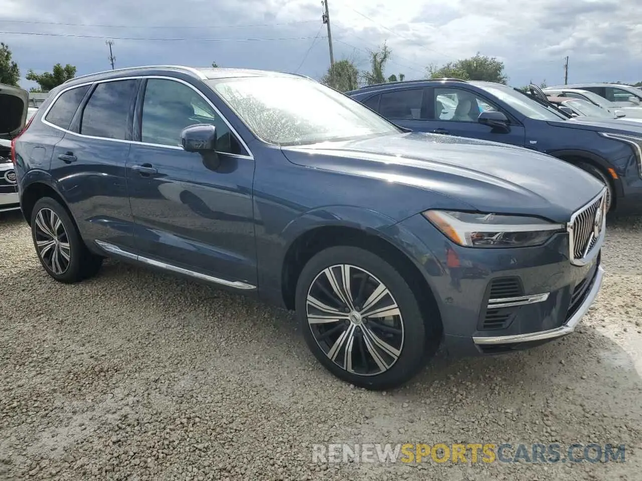 4 Photograph of a damaged car YV4BR0DL7N1921522 VOLVO XC60 T8 RE 2022