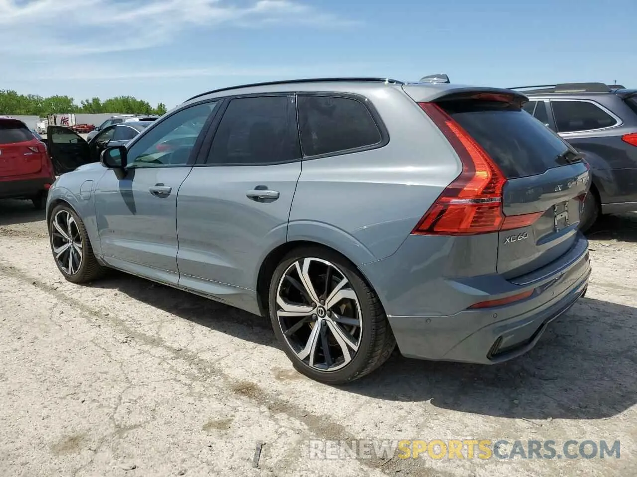 2 Photograph of a damaged car YV4BR0DM9N1960329 VOLVO XC60 T8 RE 2022