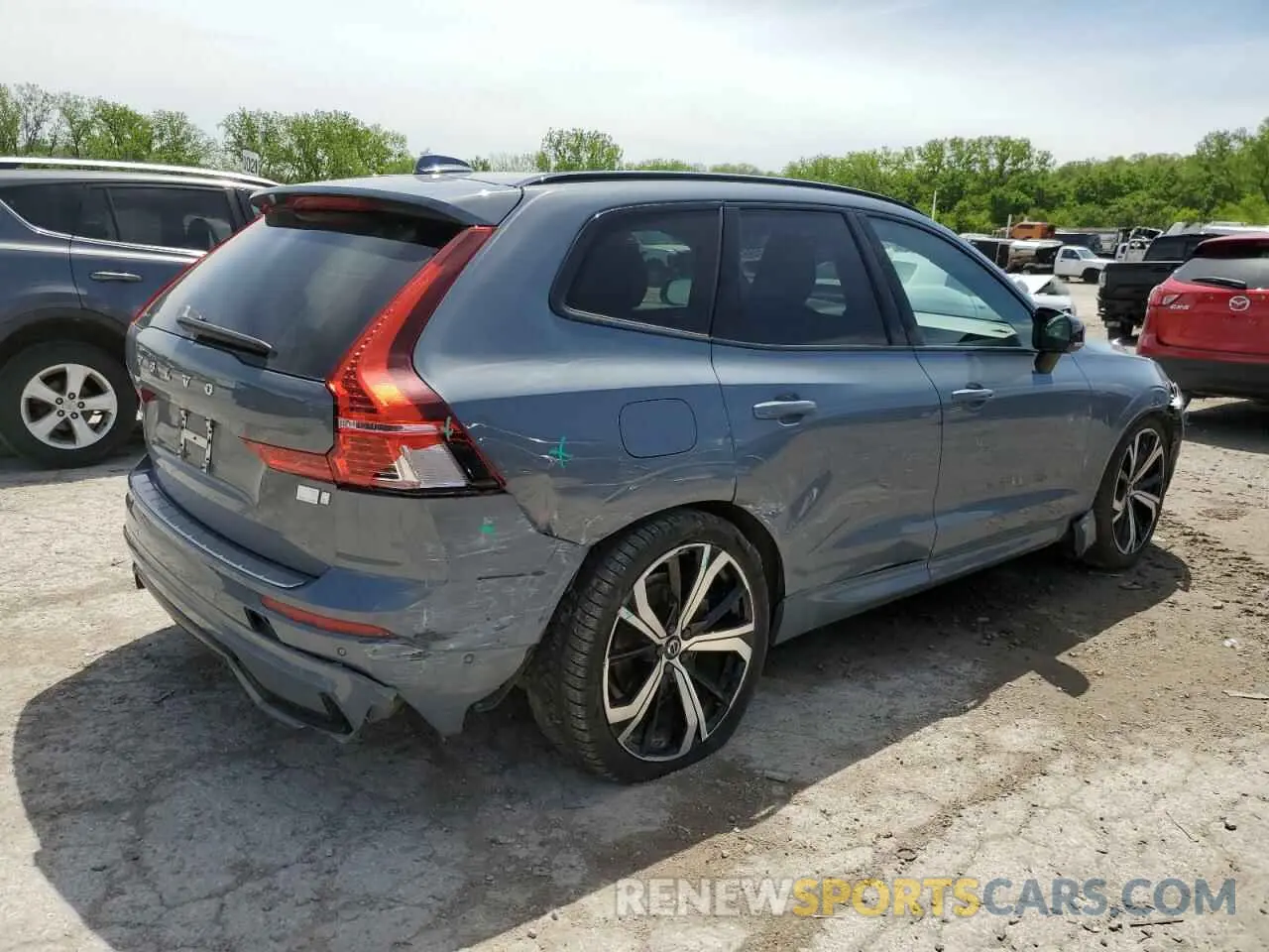 3 Photograph of a damaged car YV4BR0DM9N1960329 VOLVO XC60 T8 RE 2022