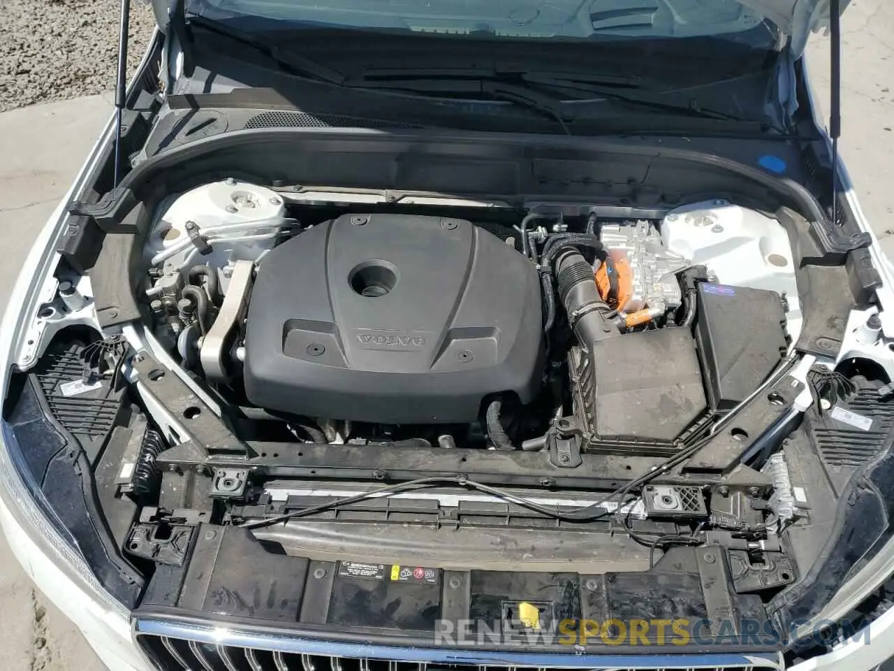 11 Photograph of a damaged car YV4H60DLXN1008269 VOLVO XC60 T8 RE 2022
