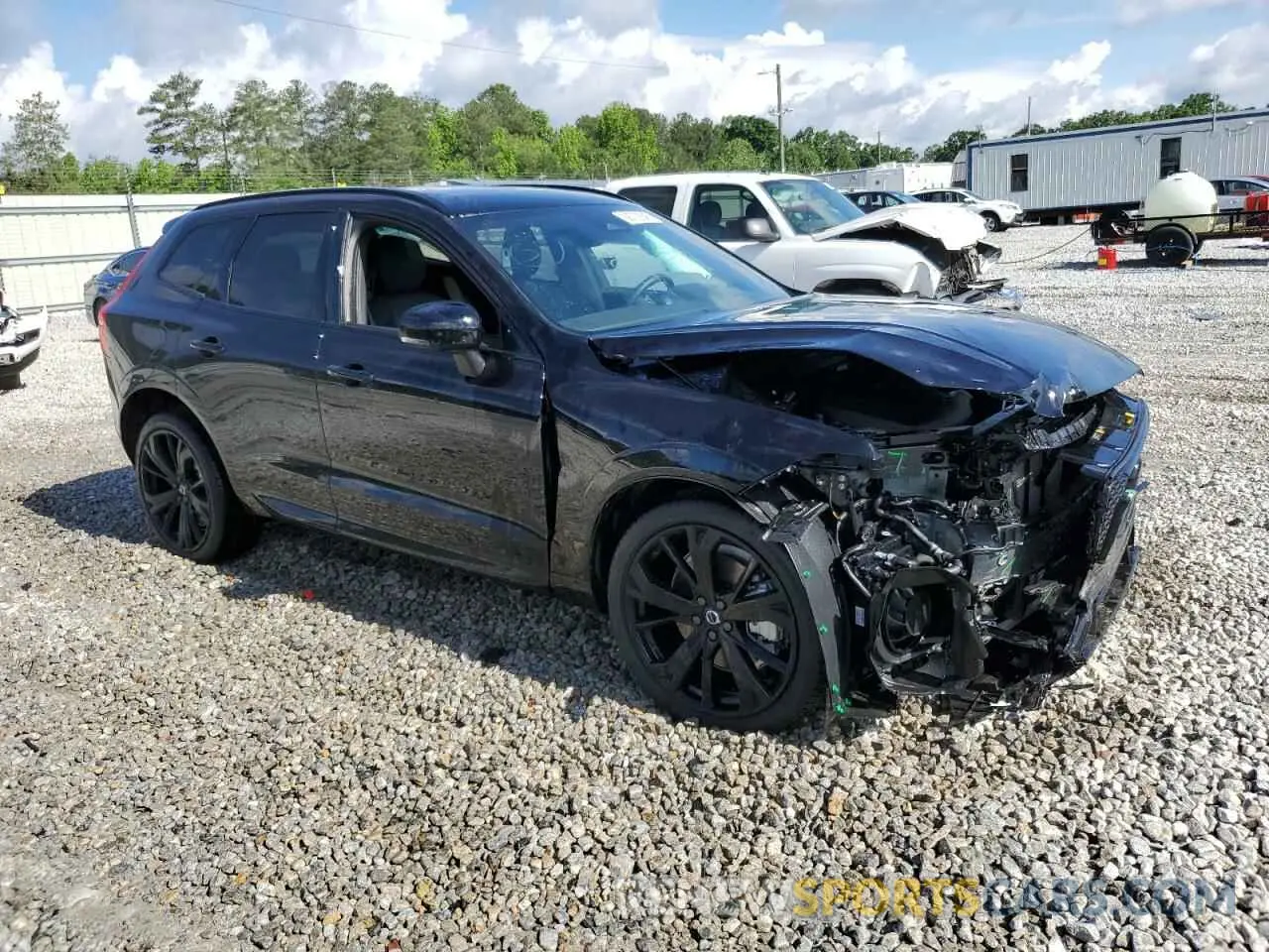 4 Photograph of a damaged car YV4H60DJ0R1847481 VOLVO XC60 ULTIM 2024