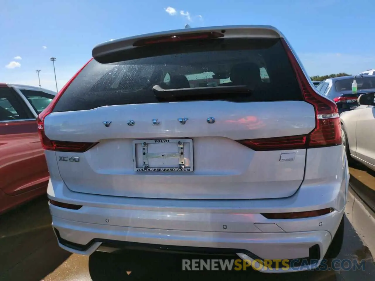6 Photograph of a damaged car YV4H60DM4R1761844 VOLVO XC60 ULTIM 2024