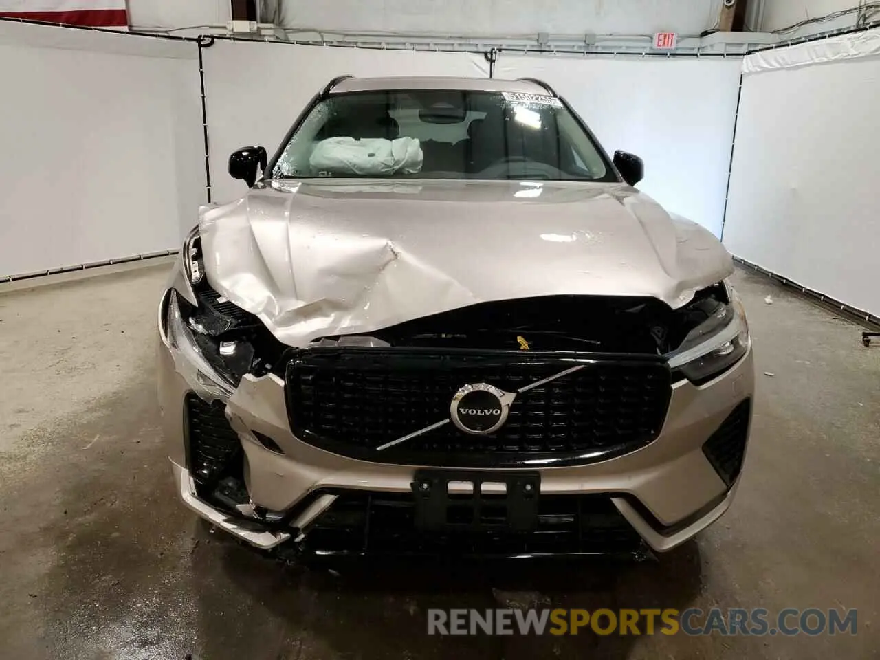 5 Photograph of a damaged car YV4L12RM1R1912457 VOLVO XC60 ULTIM 2024