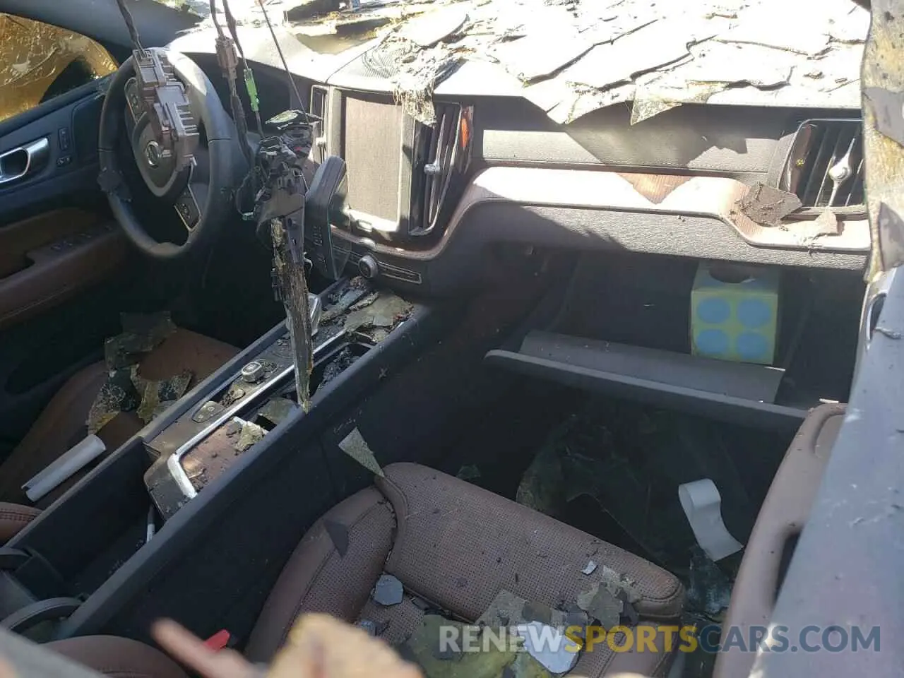 8 Photograph of a damaged car YV4H60RM5S1017426 VOLVO XC60 ULTRA 2025
