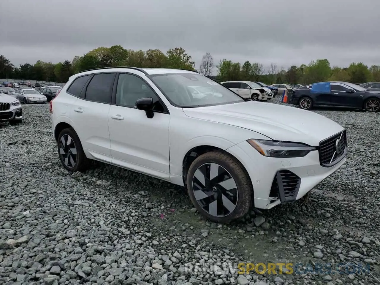 4 Photograph of a damaged car YV4H60RM8S1054504 VOLVO XC60 ULTRA 2025