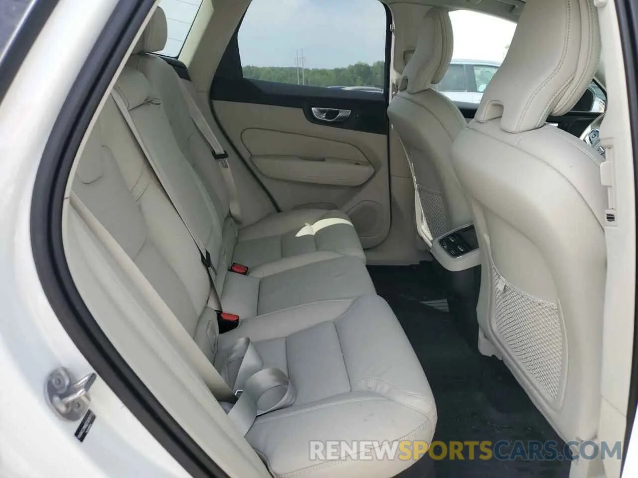 11 Photograph of a damaged car YV4M12RM8S1019115 VOLVO XC60 ULTRA 2025