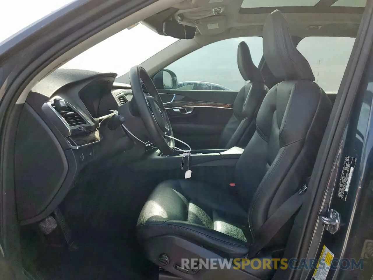 7 Photograph of a damaged car YV4102CK2K1446707 VOLVO XC90 2019
