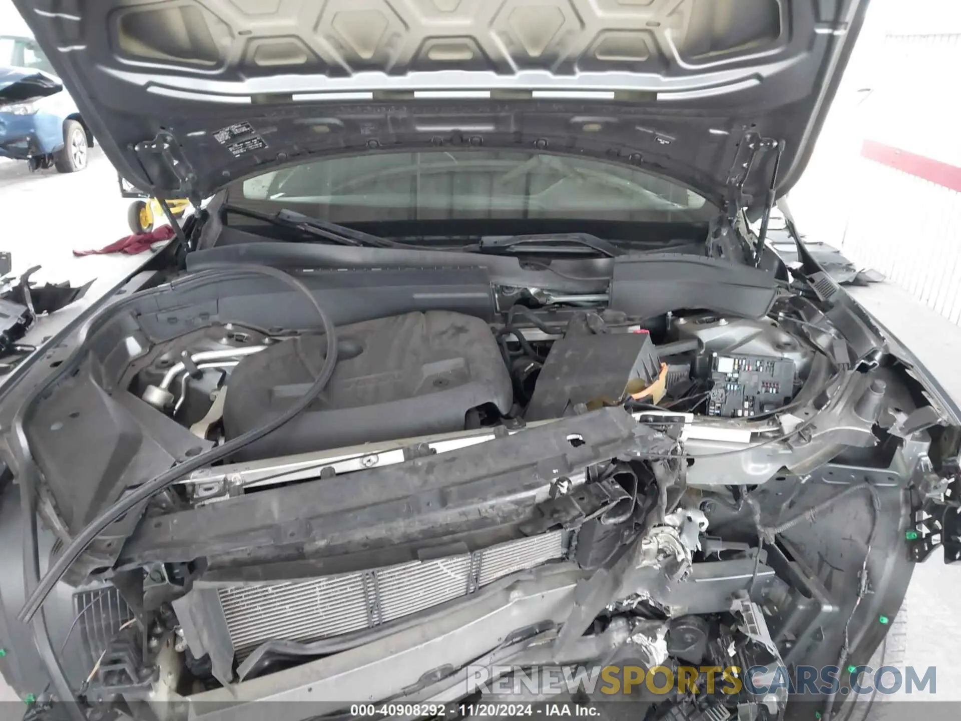 10 Photograph of a damaged car YV4102CK3K1418379 VOLVO XC90 2019