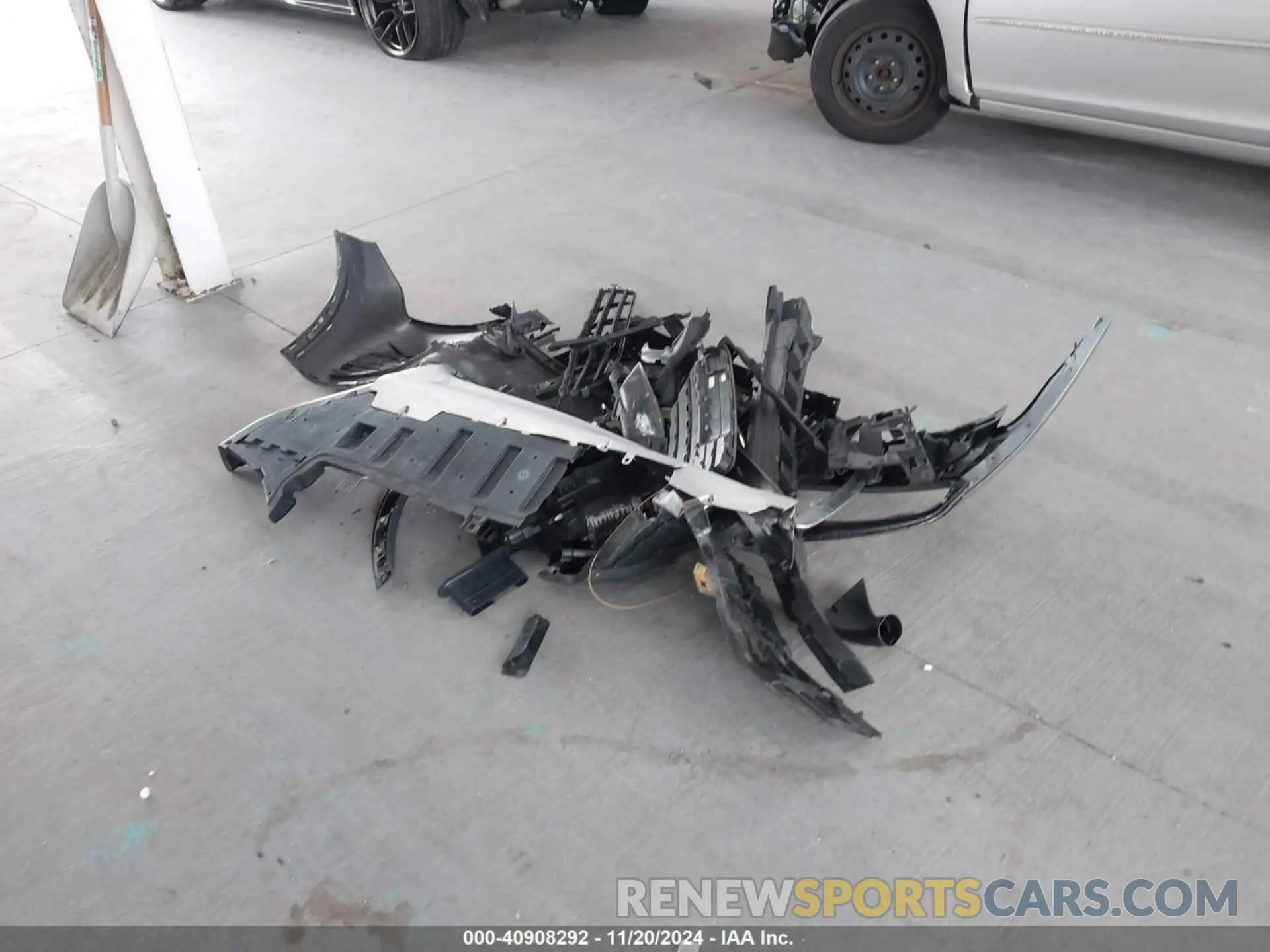 11 Photograph of a damaged car YV4102CK3K1418379 VOLVO XC90 2019