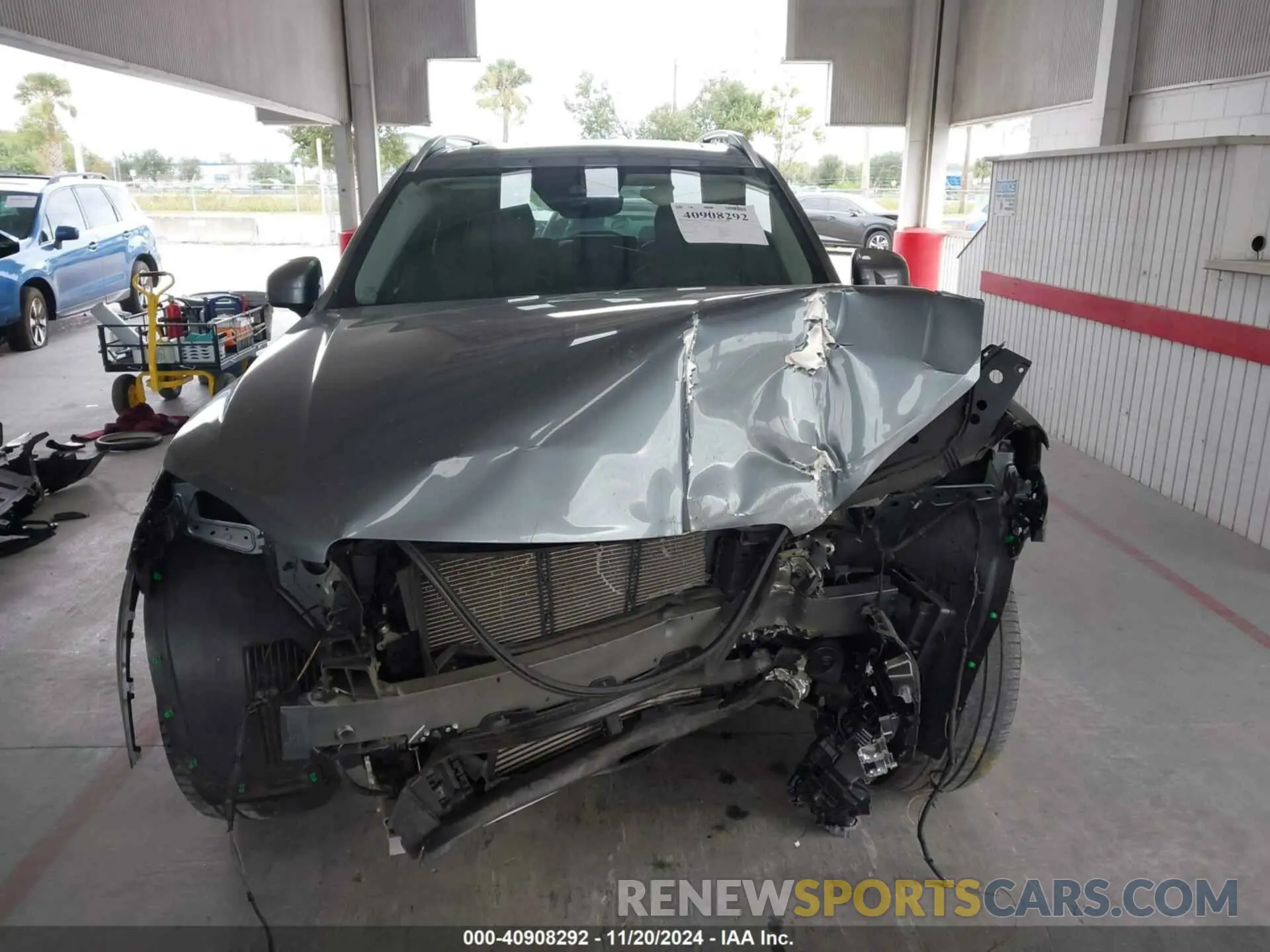 12 Photograph of a damaged car YV4102CK3K1418379 VOLVO XC90 2019