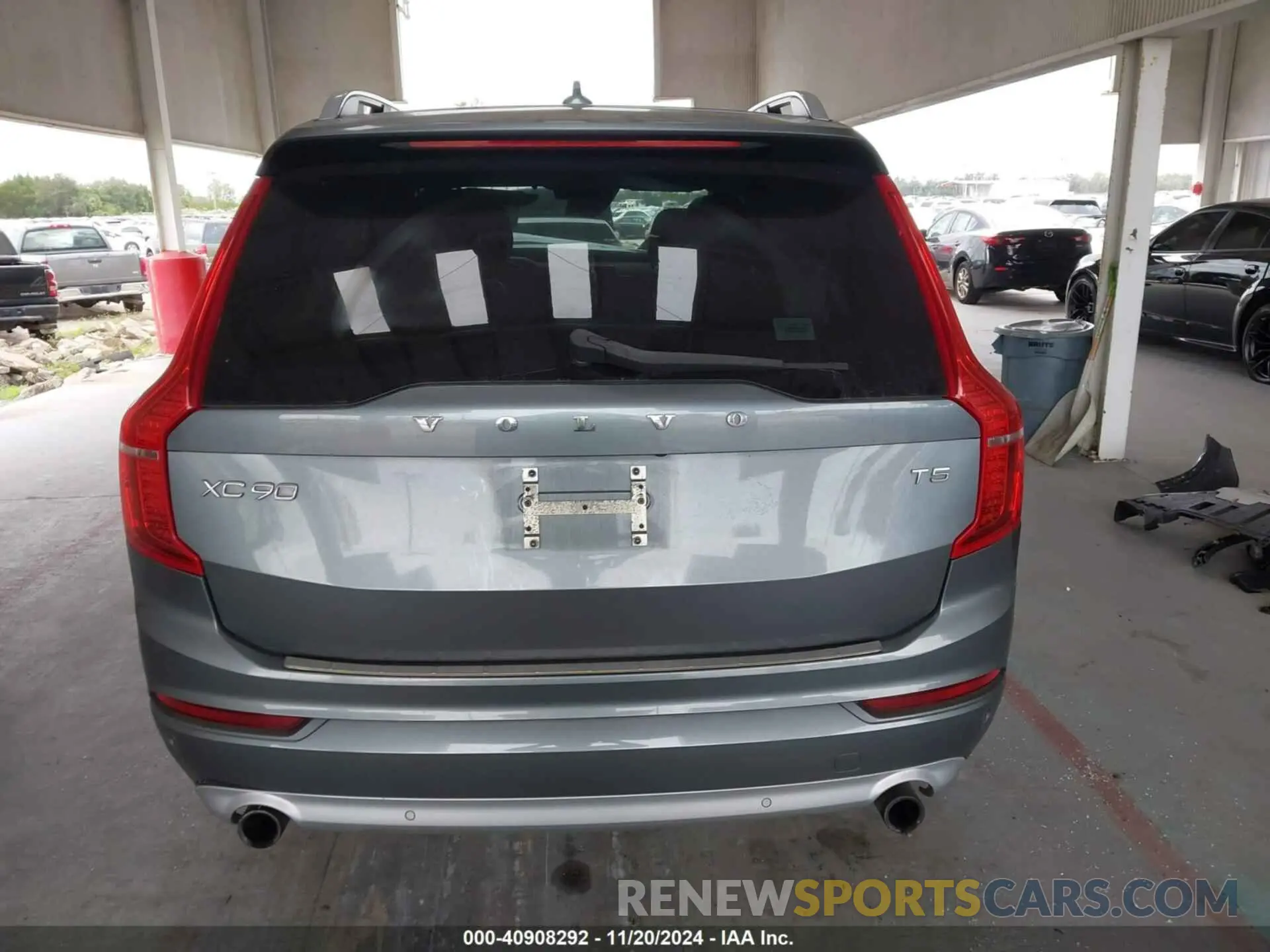 16 Photograph of a damaged car YV4102CK3K1418379 VOLVO XC90 2019