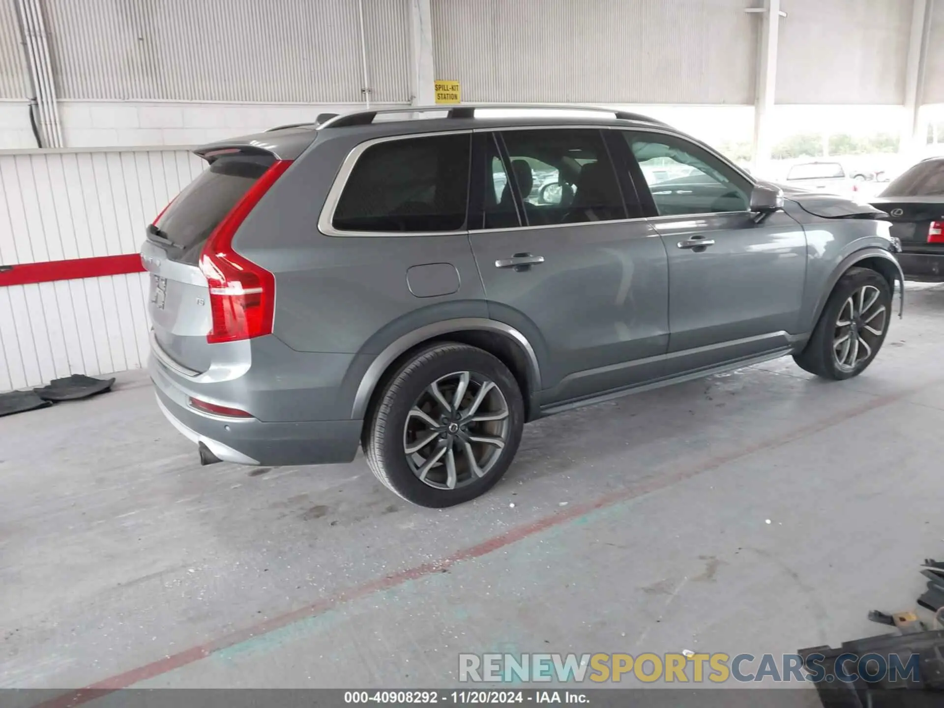 4 Photograph of a damaged car YV4102CK3K1418379 VOLVO XC90 2019