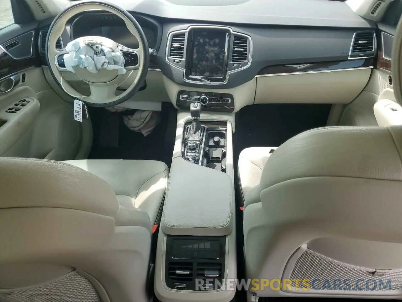 8 Photograph of a damaged car YV4102CK6K1484828 VOLVO XC90 2019