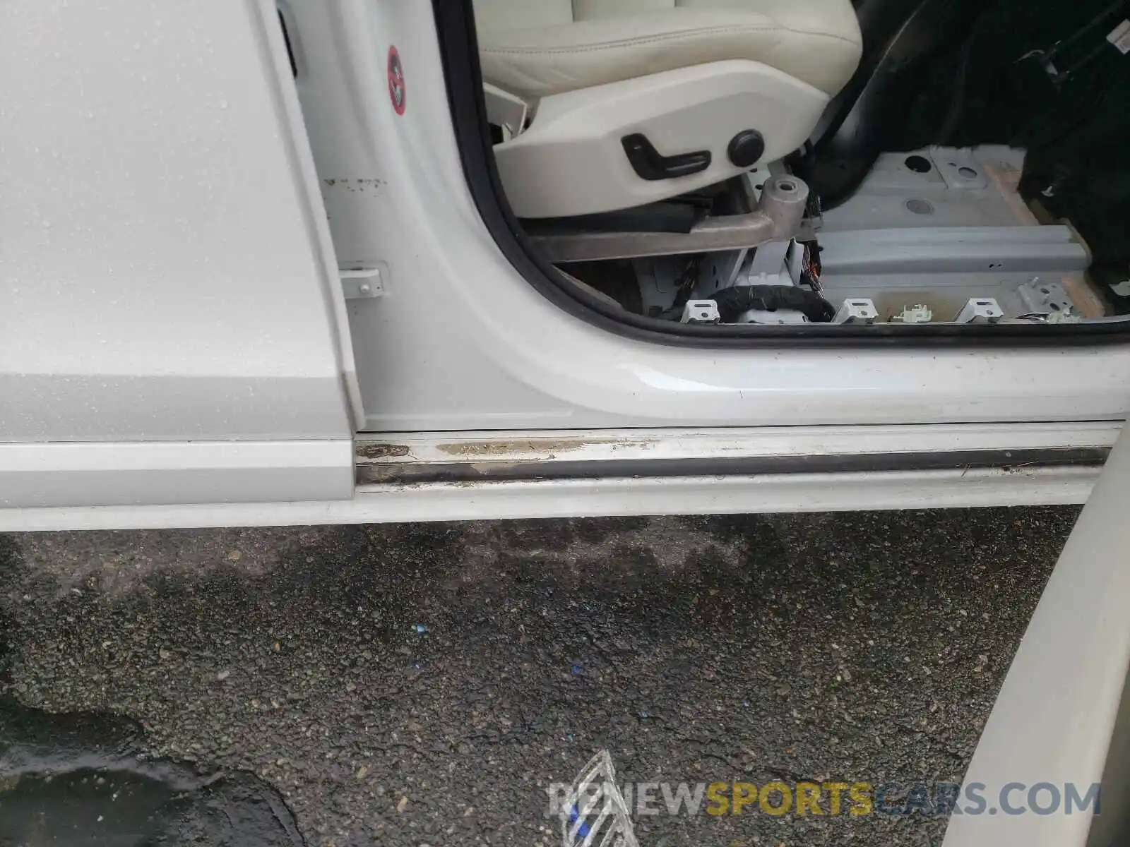 9 Photograph of a damaged car YV4102CK8K1431158 VOLVO XC90 2019